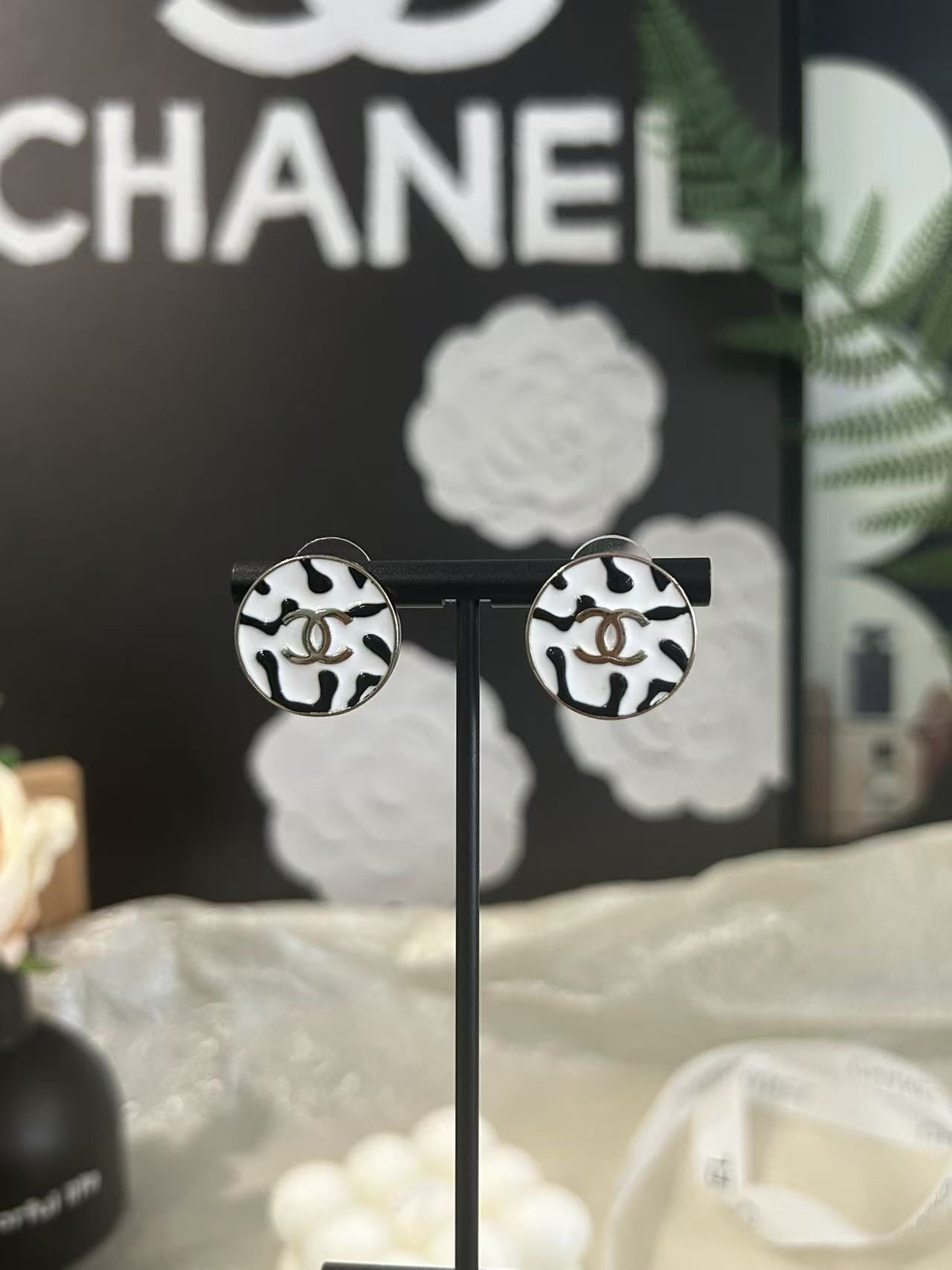 Chanel Haute Couture Haute Joaillerie Fine Jewelry Earrings Necklace 4