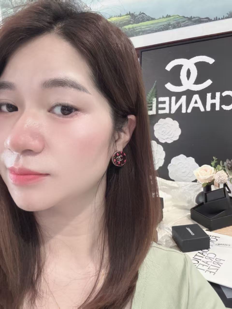 Chanel 26A CC Logo Round Stud Earrings earrings silver-tone metal with black enamel and red enamel accents 1 5cm diameter