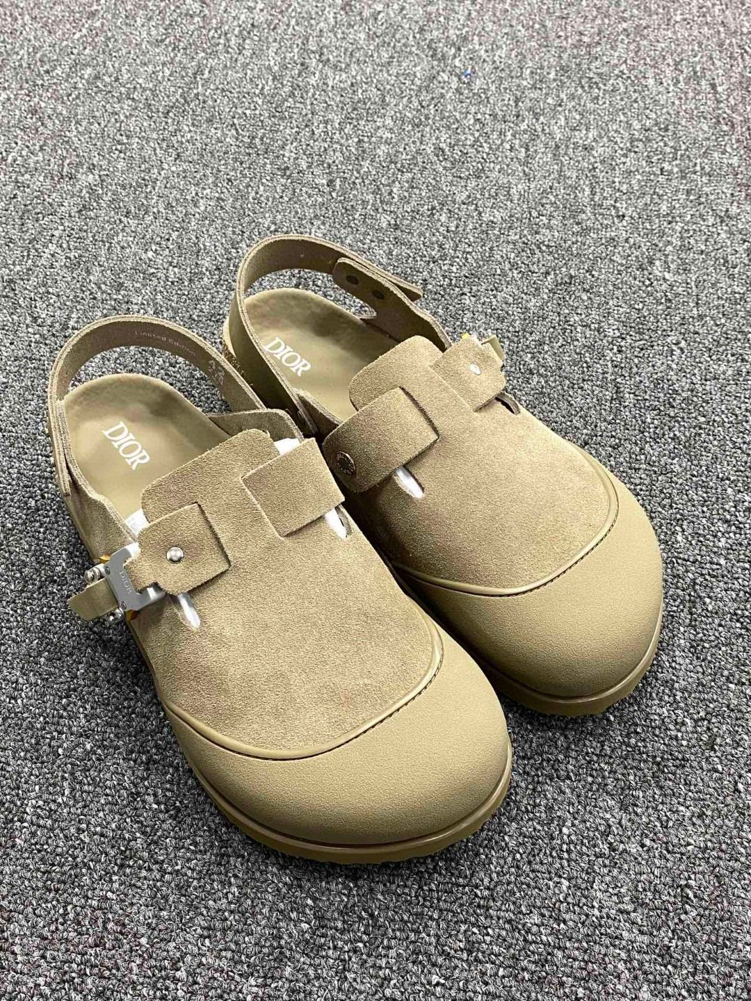 今日推荐Birkenstock勃肯x联名Dior迪奥Tokio开发耗时2个多月！真羊毛纤维材质鞋面！双带