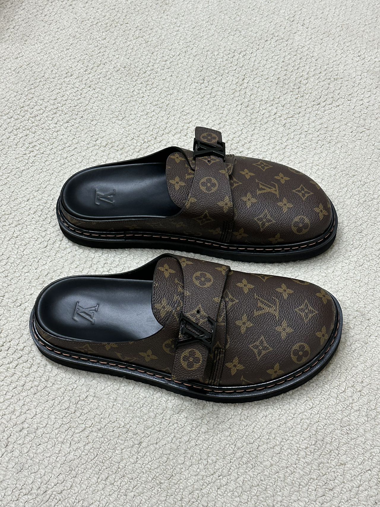 图片[4]-【佛山超A版】Louis Vuitton Easy LV皮革拼接博肯半包头拖鞋凉鞋全网首发 原版开发纳米级复刻独家私模大底内里采用全粒面头层牛皮原厂进口特A9级真正1：1老花鞋面（9级为最顶面料）印花对点对位定制电镀五金整体还原度95%以上经典老花永不过时！原版发售9800+ 尺码：383940414243444546-选品中心
