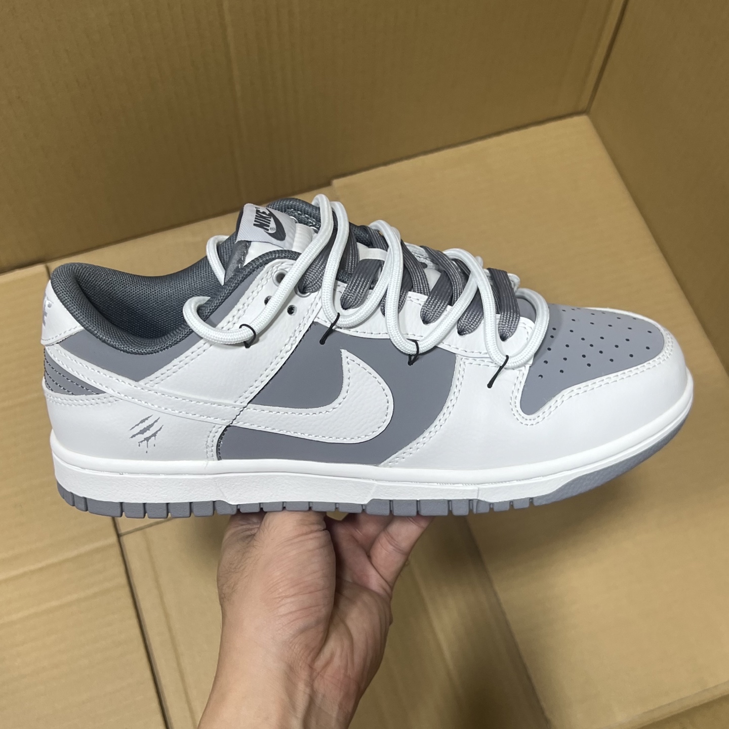 双11福利第2️⃣5️⃣波 YC定制款dunk全新福利! 尺码:35.5-47.5,开冲! 纯原版本,独家定制配色!目前在售最强版本!品质 细节 如图所示!每日精准库存,售前售后无忧!各位放心买卖!-选品中心