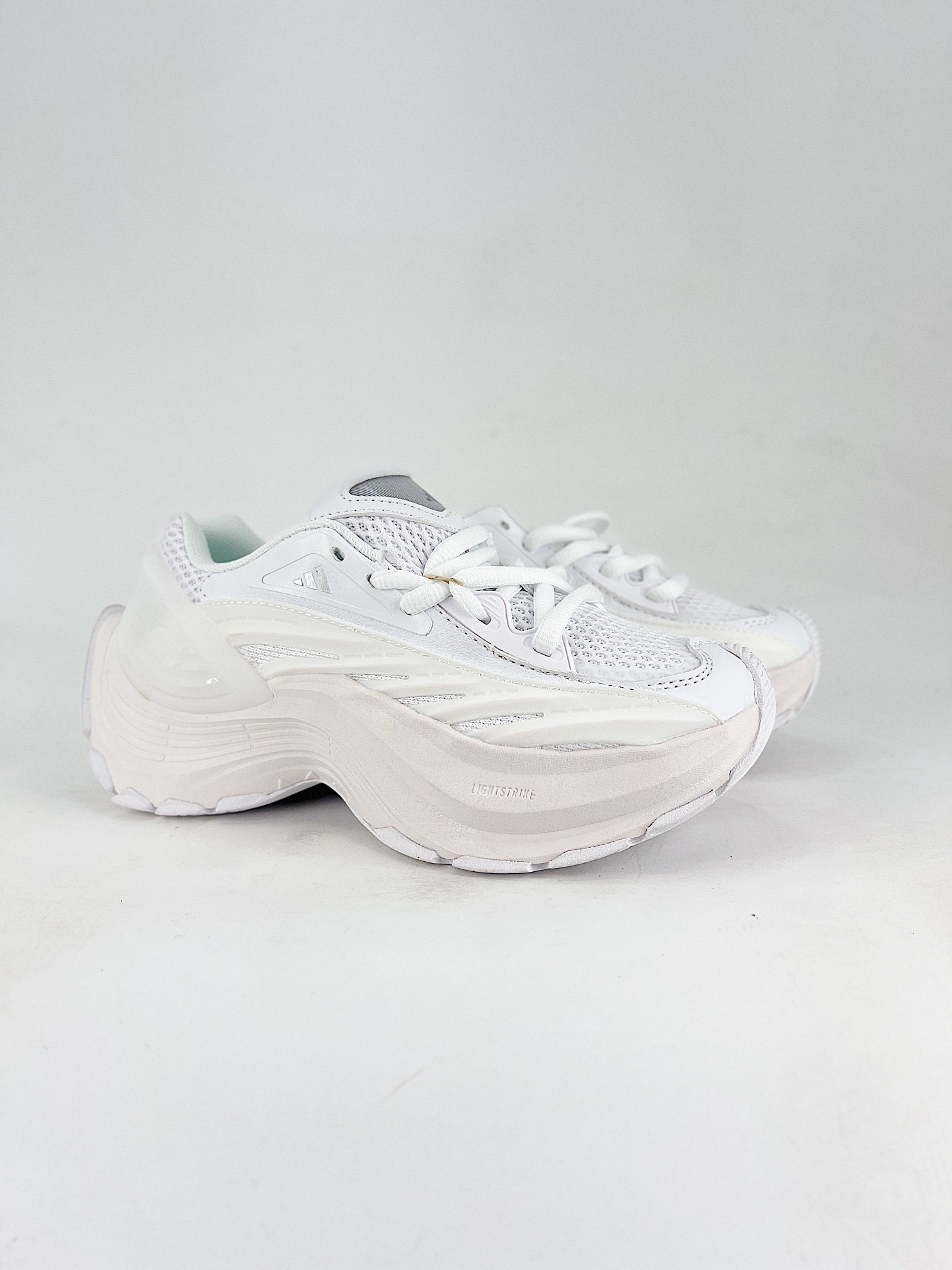 图片[3]-双11福利第2️⃣9️⃣波 Ad Vento XLG MTW 脉冲系列 复古休闲老爹鞋 官方同步上架 鞋面是透气网面和皮革拼接 脚感轻盈 不闷汗 每次穿着跑步都感觉脚底在自由呼吸 鞋底是ad经典的防滑设计 纹路很深 抓地力超稳 低帮设计很显脚踝纤细 却不失满满的包围安全感 尺码：36-45带半码-选品中心