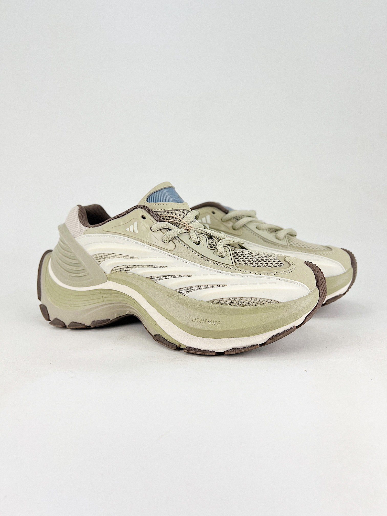 图片[7]-双11福利第2️⃣9️⃣波 Ad Vento XLG MTW 脉冲系列 复古休闲老爹鞋 官方同步上架 鞋面是透气网面和皮革拼接 脚感轻盈 不闷汗 每次穿着跑步都感觉脚底在自由呼吸 鞋底是ad经典的防滑设计 纹路很深 抓地力超稳 低帮设计很显脚踝纤细 却不失满满的包围安全感 尺码：36-45带半码-选品中心