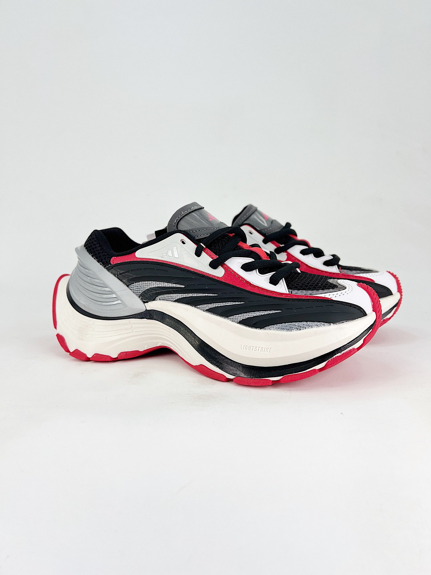 图片[8]-双11福利第2️⃣9️⃣波 Ad Vento XLG MTW 脉冲系列 复古休闲老爹鞋 官方同步上架 鞋面是透气网面和皮革拼接 脚感轻盈 不闷汗 每次穿着跑步都感觉脚底在自由呼吸 鞋底是ad经典的防滑设计 纹路很深 抓地力超稳 低帮设计很显脚踝纤细 却不失满满的包围安全感 尺码：36-45带半码-选品中心