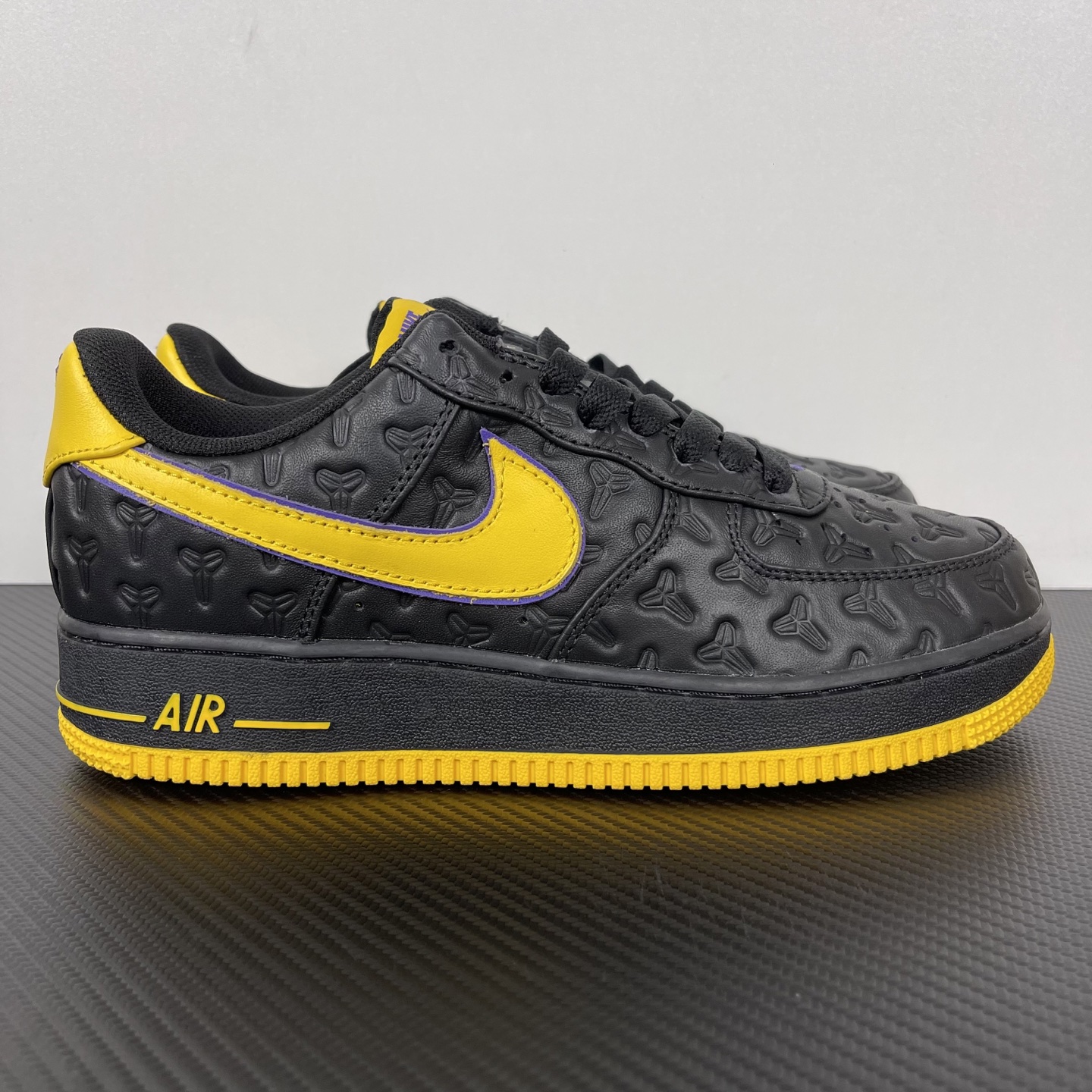 双11福利第3️⃣1️⃣波 外贸纯原OWF版本 顶级版空军/巴黎世家袜子鞋/AJ/dunk系列 拿出以下款式来做福利 品质保证 都是之前市面高价零售的货 现在全部半价即可拥有 库存参考图片👇🏻-选品中心