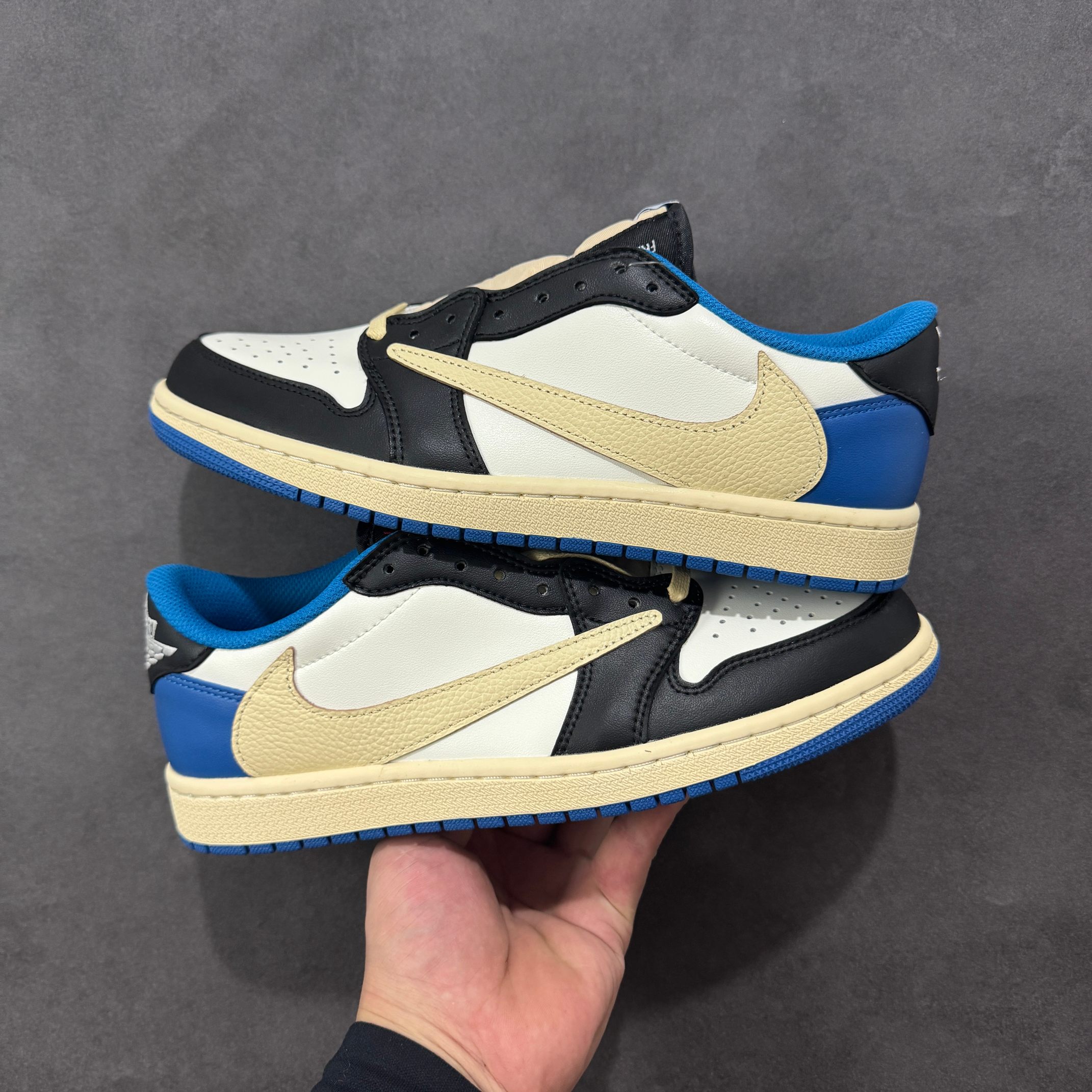 双11福利第4️⃣1️⃣波 FZ纯原aj1倒钩福利！ 尺码36-47.5，现货输出！ 实拍如图 头层品质 刷色感无敌！性价比十足，数量7000+， 白菜福利特价 闭眼冲！-选品中心