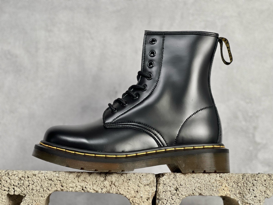 图片[2]-双11福利第4️⃣9️⃣波 Dr.Martens 马汀博士马丁靴系列 公司规格 原材生产 原版开边珠加厚光泽牛皮 Pvc生胶减重耐磨防滑大底 ⚠️全靠机车手工走线车线 耐穿耐磨防寒御冻 经典系列生活随意搭配。原版专柜统一全套包装手提袋配件 尺码：36-45-选品中心