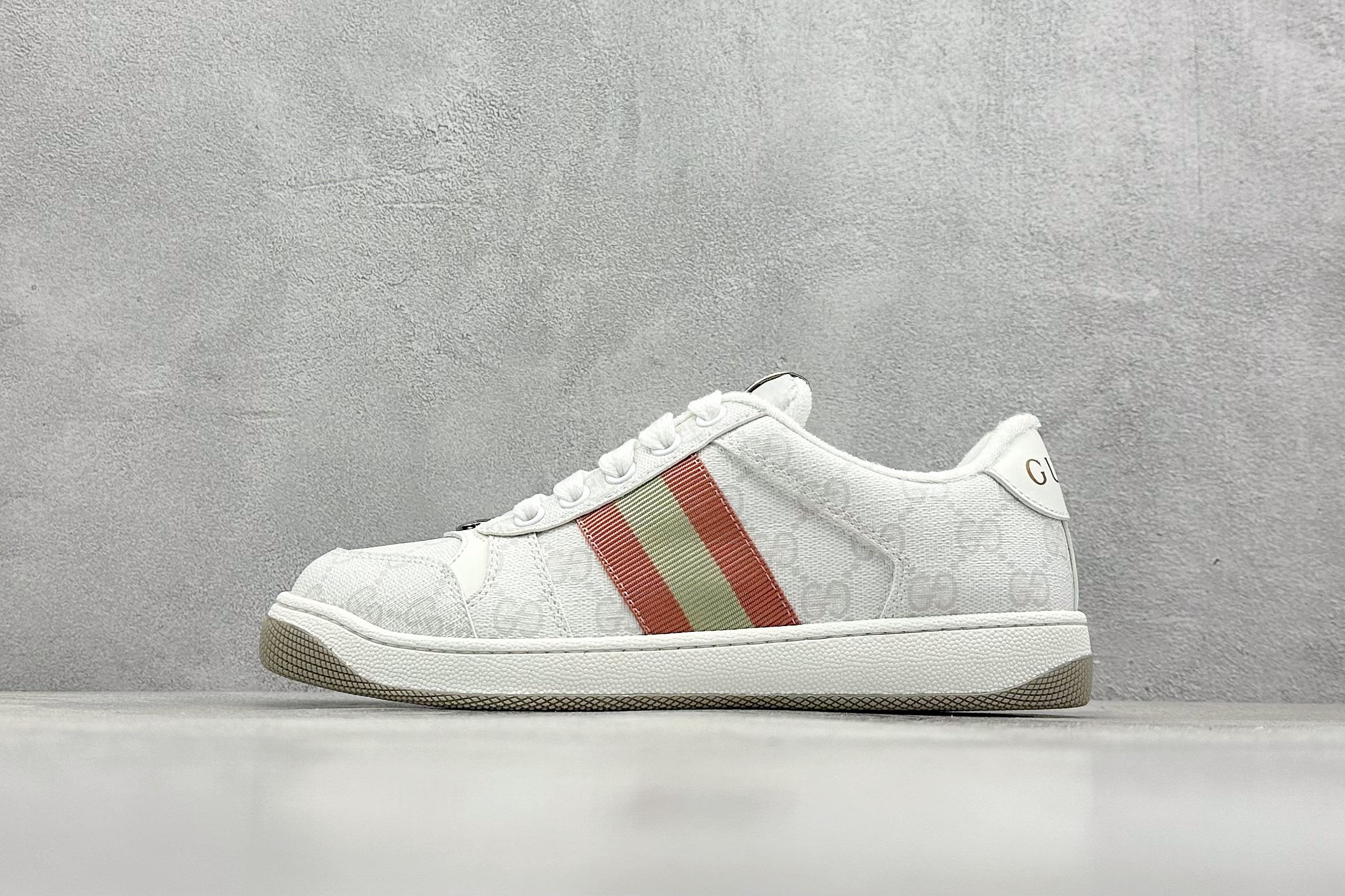 图片[7]-双11福利第5️⃣1️⃣波 纯原级别 Gucci 古驰 Screener 运动休闲时装奢侈品系列 GG珐琅扣 擦脏做旧小脏鞋 高端零售海淘商家混卖版本 东莞纯原品质 原鞋对照工艺生产 原厂一致色泽度玛瑙珐琅GG扣 原版一致鞋舌鞋带处擦脏工艺 全套原版包装外盒配件 意大利进口磨砂头层牛皮 后跟原版一致哑光丝印烫金字体 全网独家复刻细节 ）同源出厂真丝绸防尘鞋套袋 原装雪梨形超软沙绒纸团，工艺无缝细空胶技术，原版一致私模开发大底 尺码：35 36 37 38 39 40 41 42 43 44 45-选品中心