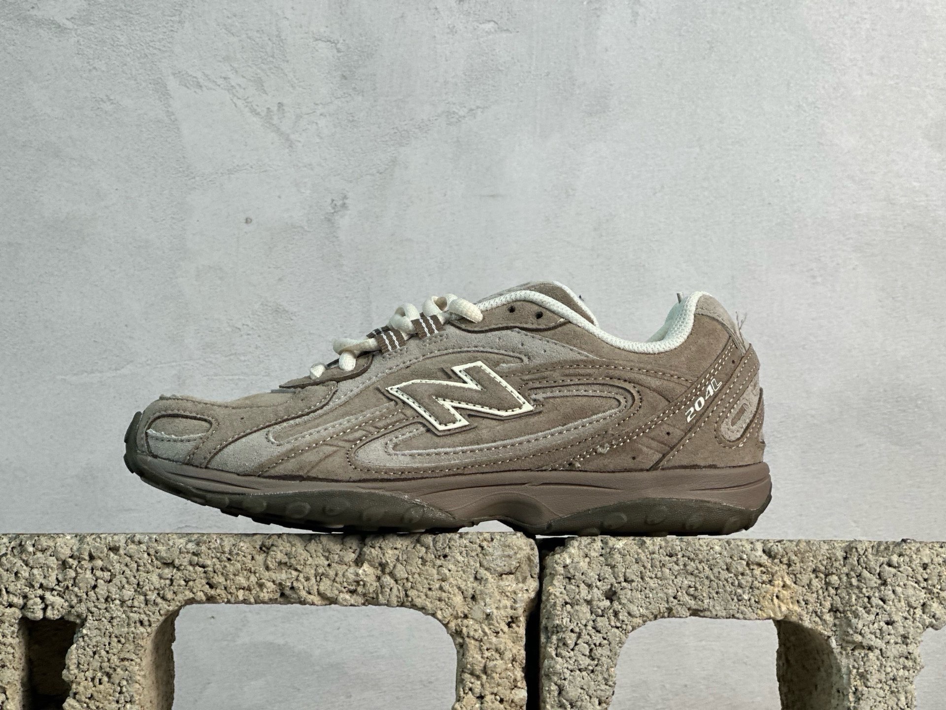 图片[6]-双11福利第5️⃣3️⃣波 NB新百伦New Balance 204L系列低帮薄底复古风休闲运动慢跑鞋 #升级原楦原纸版开发 #采用环保绒面革鞋面材质 #搭载EVA 科技中底组合防滑耐磨橡胶大底❗️ 尺码：36 37 37.5 38 38.5 39.5 40 40.5 41.5 42 42.5 43 44 44.5 45-选品中心