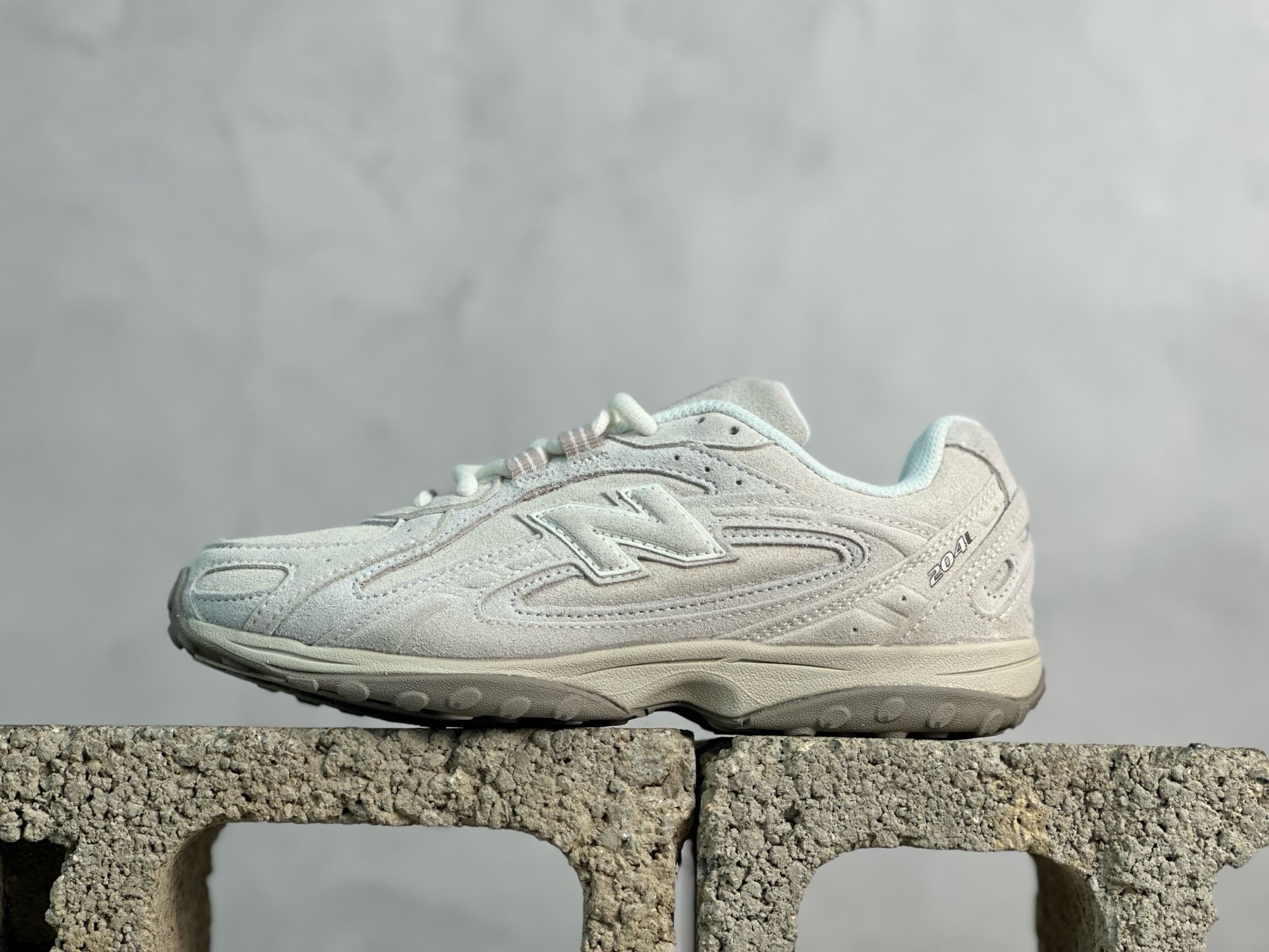 图片[7]-双11福利第5️⃣3️⃣波 NB新百伦New Balance 204L系列低帮薄底复古风休闲运动慢跑鞋 #升级原楦原纸版开发 #采用环保绒面革鞋面材质 #搭载EVA 科技中底组合防滑耐磨橡胶大底❗️ 尺码：36 37 37.5 38 38.5 39.5 40 40.5 41.5 42 42.5 43 44 44.5 45-选品中心