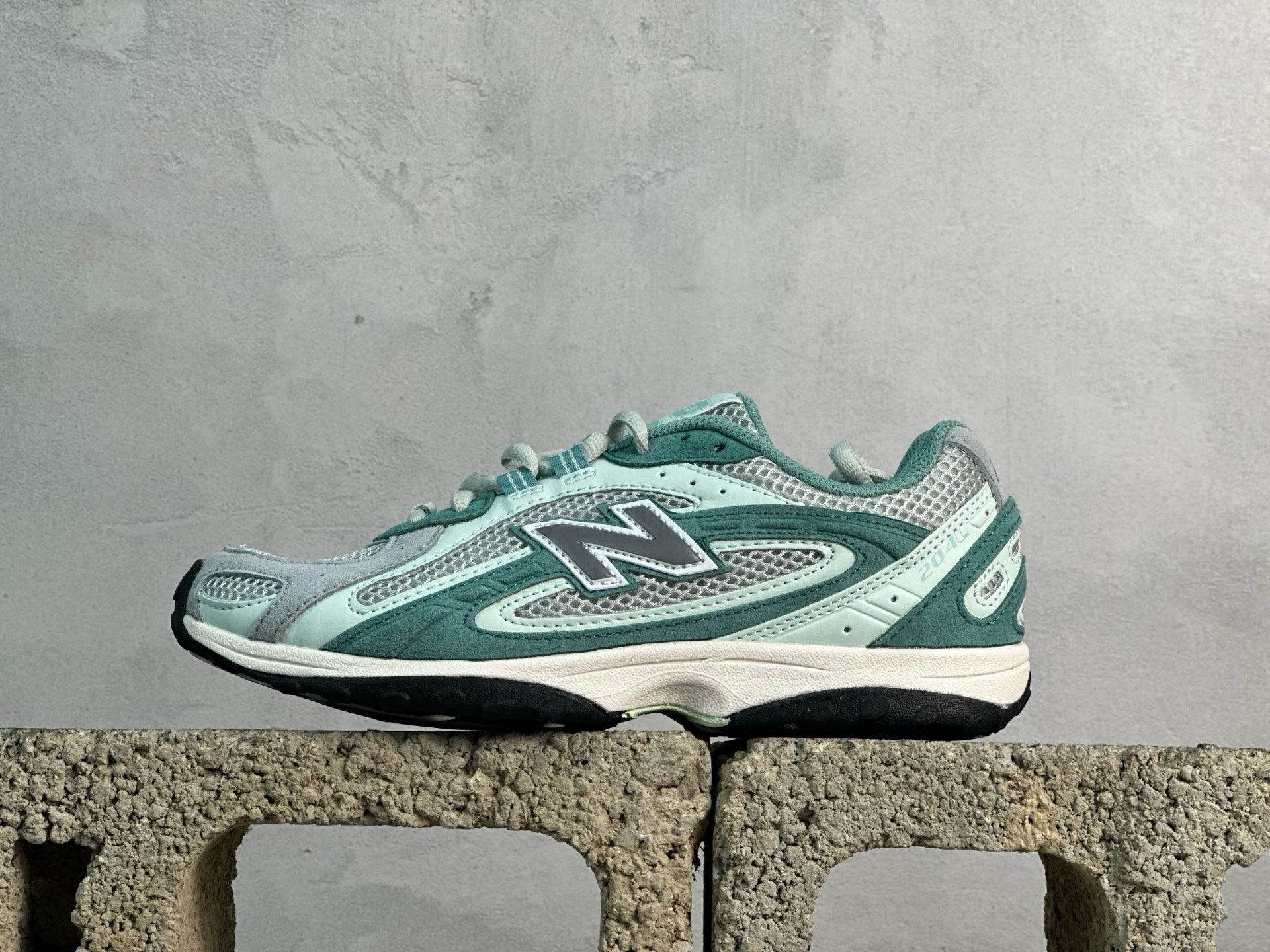 图片[3]-双11福利第5️⃣3️⃣波 NB新百伦New Balance 204L系列低帮薄底复古风休闲运动慢跑鞋 #升级原楦原纸版开发 #采用环保绒面革鞋面材质 #搭载EVA 科技中底组合防滑耐磨橡胶大底❗️ 尺码：36 37 37.5 38 38.5 39.5 40 40.5 41.5 42 42.5 43 44 44.5 45-选品中心