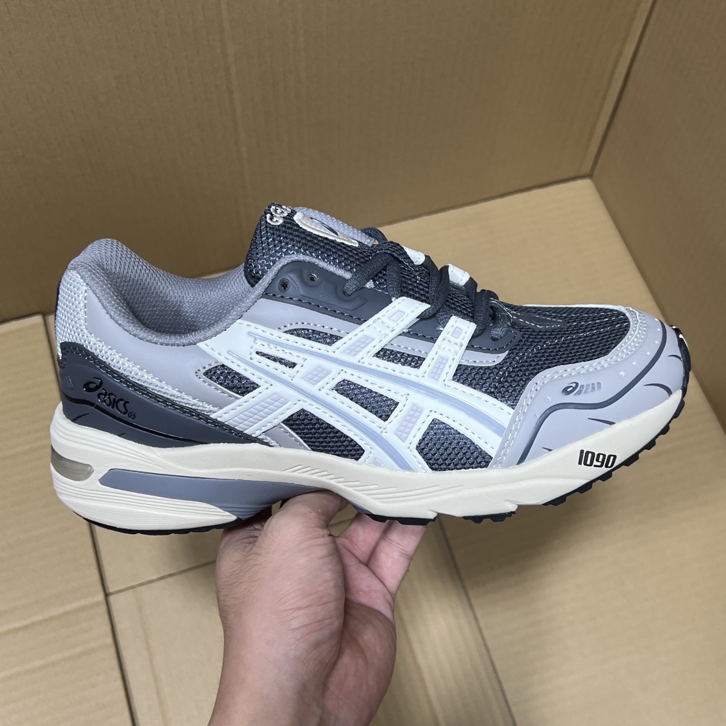 双11福利第5️⃣6️⃣波 纯原亚瑟士Asics GEL-1090系列特价！ 尺码36-45，现货输出！ 大厂出品，市场原纯原版本！细节 做工 材料都是行业天花板存在！-选品中心