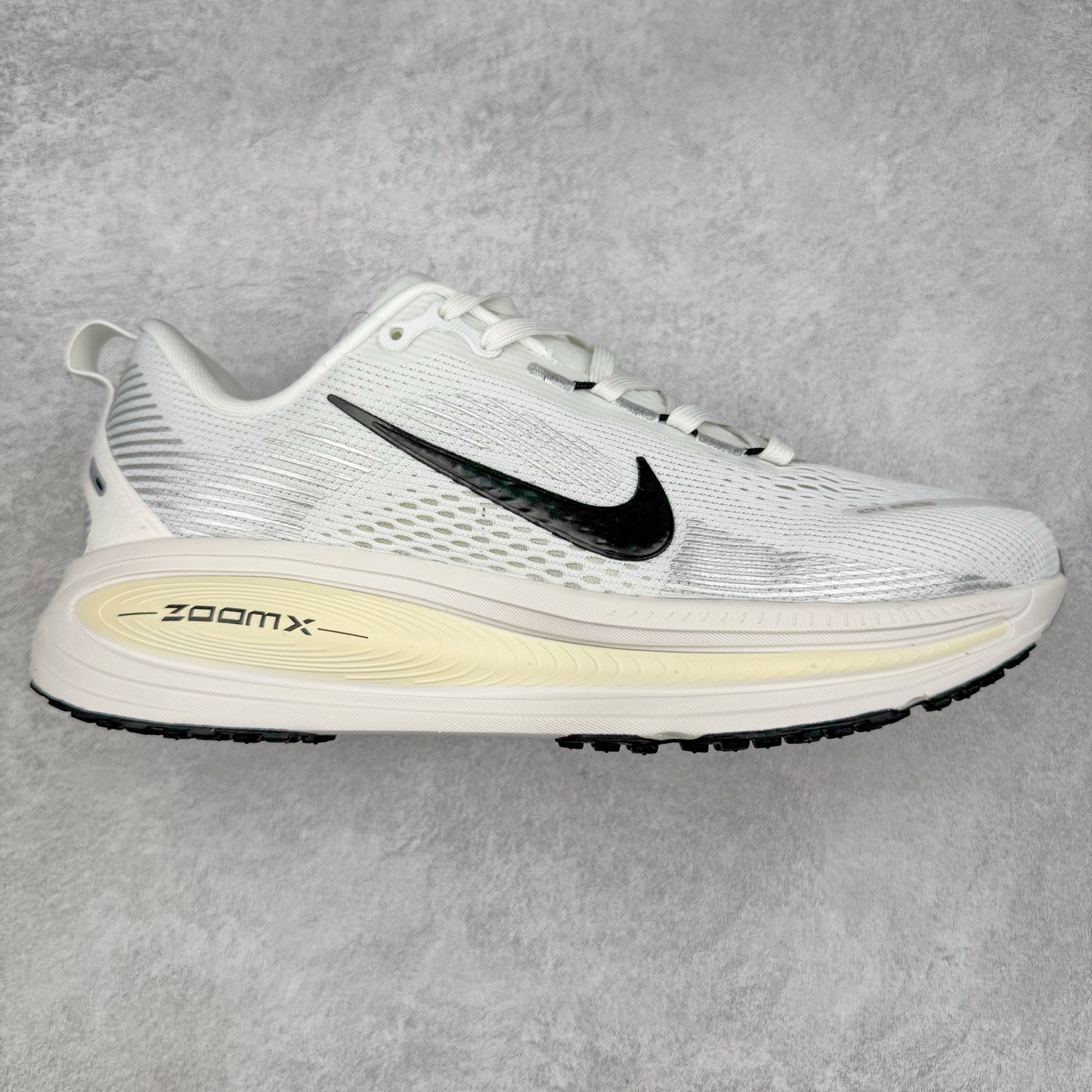 双11福利第6️⃣0️⃣波 Nike Vomero 18代 登月跑鞋低帮 时尚舒适防滑耐磨低邦休闲跑步鞋 高品质缓震跑鞋 官方主推 颜值超高 品质很好 福利特价版 强烈推荐💪🏻 尺码:36-45带半码-选品中心