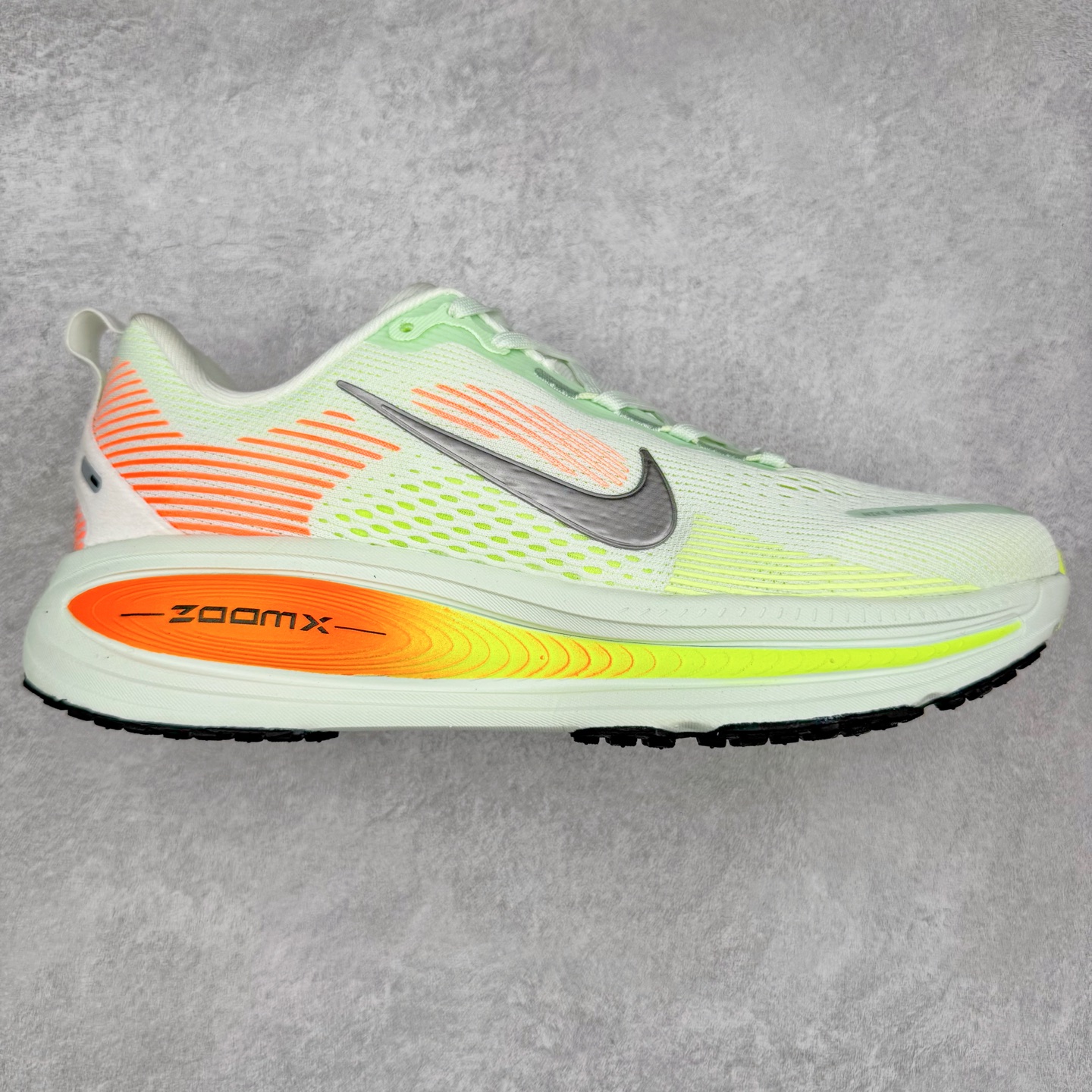 图片[4]-双11福利第6️⃣0️⃣波 Nike Vomero 18代 登月跑鞋低帮 时尚舒适防滑耐磨低邦休闲跑步鞋 高品质缓震跑鞋 官方主推 颜值超高 品质很好 福利特价版 强烈推荐💪🏻 尺码：36-45带半码-选品中心