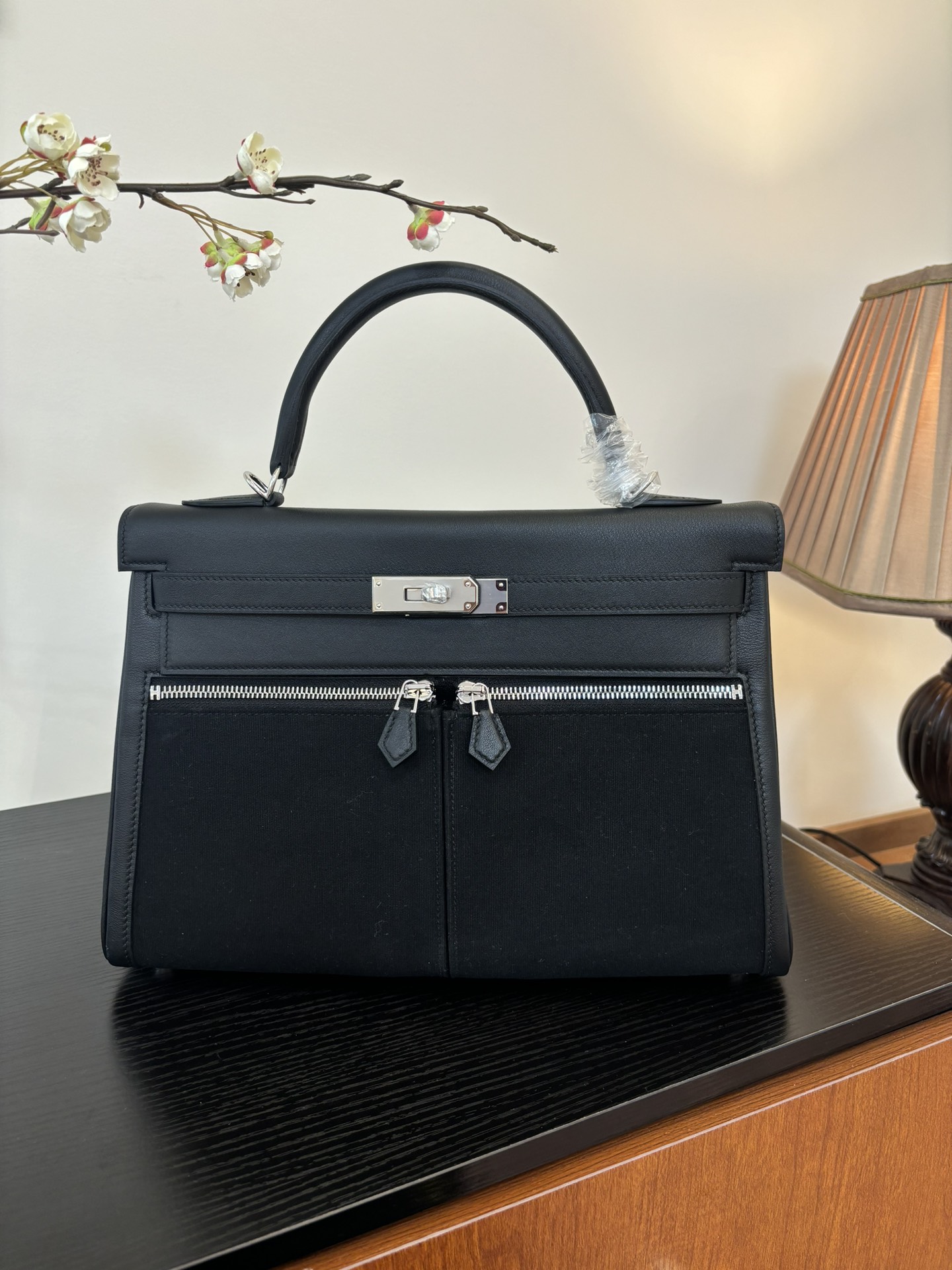 Kelly Lakis Handbag 28-32cm, Swift Leather, Gold/Silver Hardware, Double Zipper Pockets 3 i1753506089 9532 1