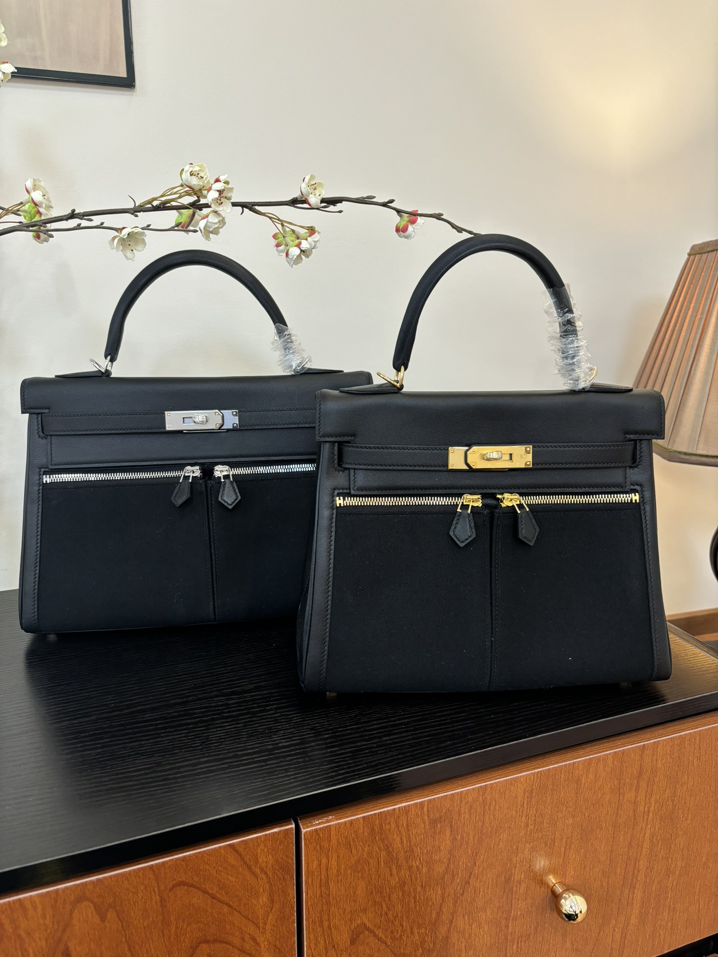 Kelly Lakis Handbag 28-32cm, Swift Leather, Gold/Silver Hardware, Double Zipper Pockets 2 i1753506090 5274 5