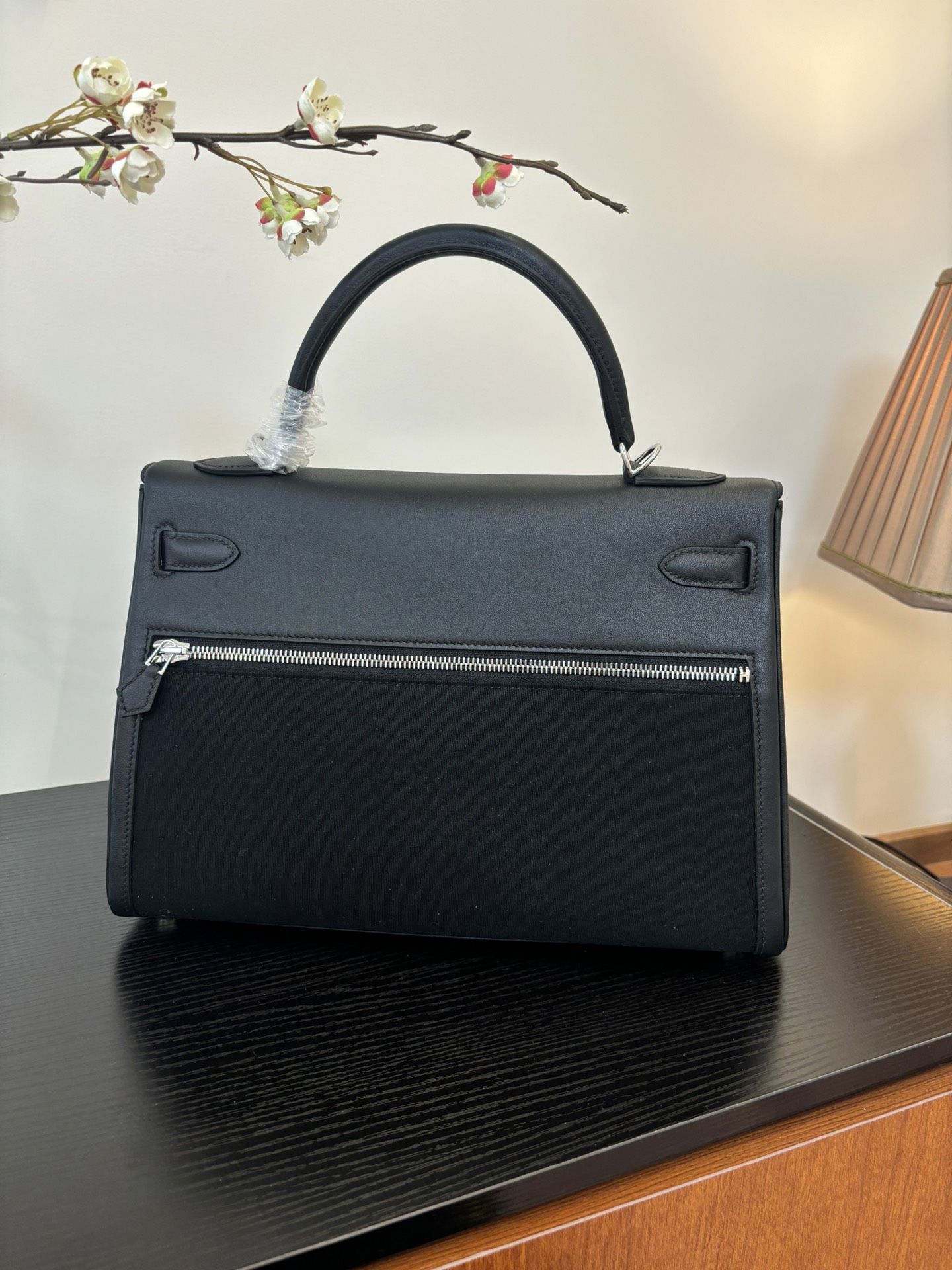 Kelly Lakis Handbag 28-32cm, Swift Leather, Gold/Silver Hardware, Double Zipper Pockets 6 i1753506090 6246 7