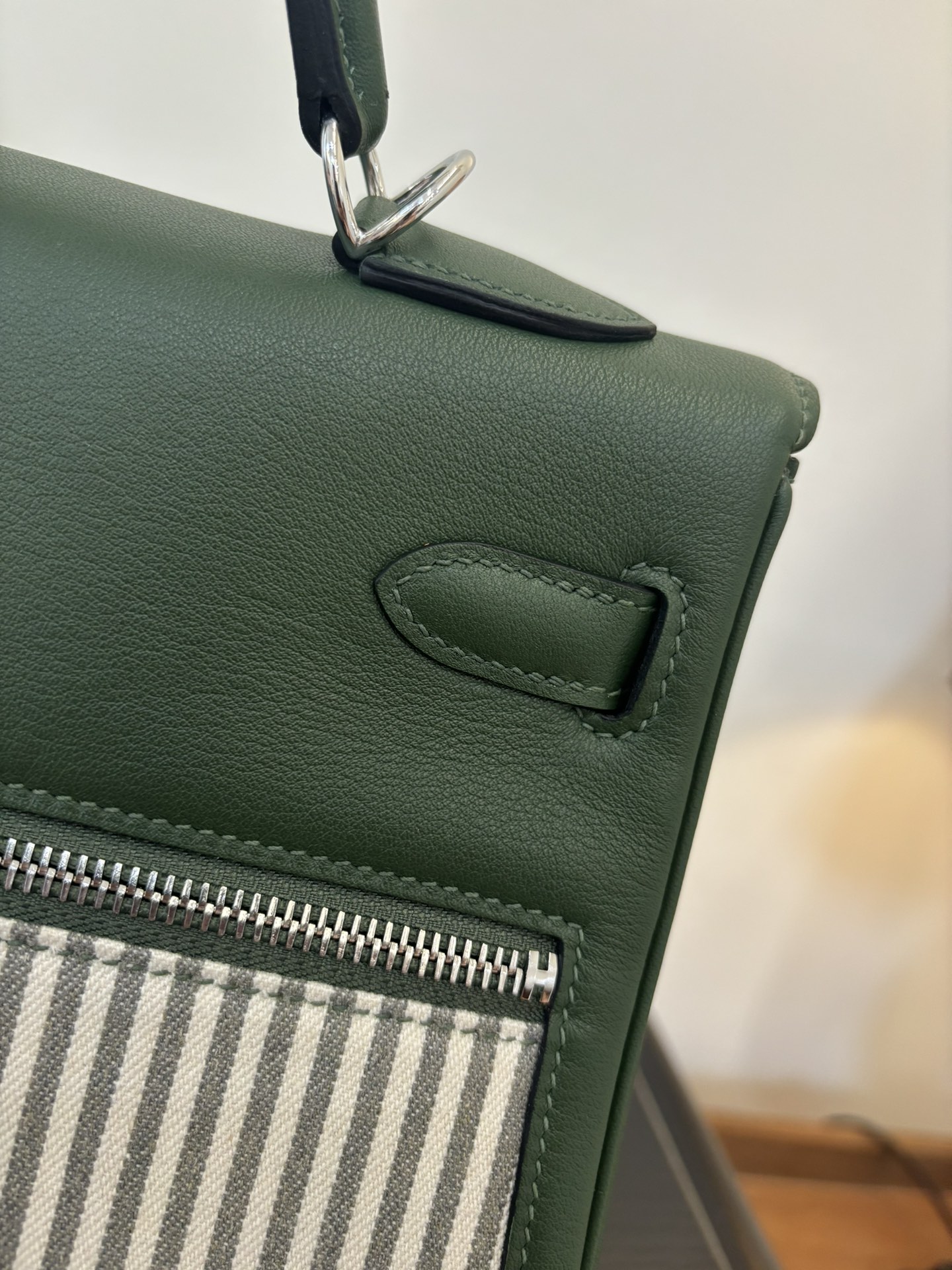Kelly Lakis 28-32 Swift Leather Handbag with Striped Canvas and Double Zipper 7 i1753506234 3043 6
