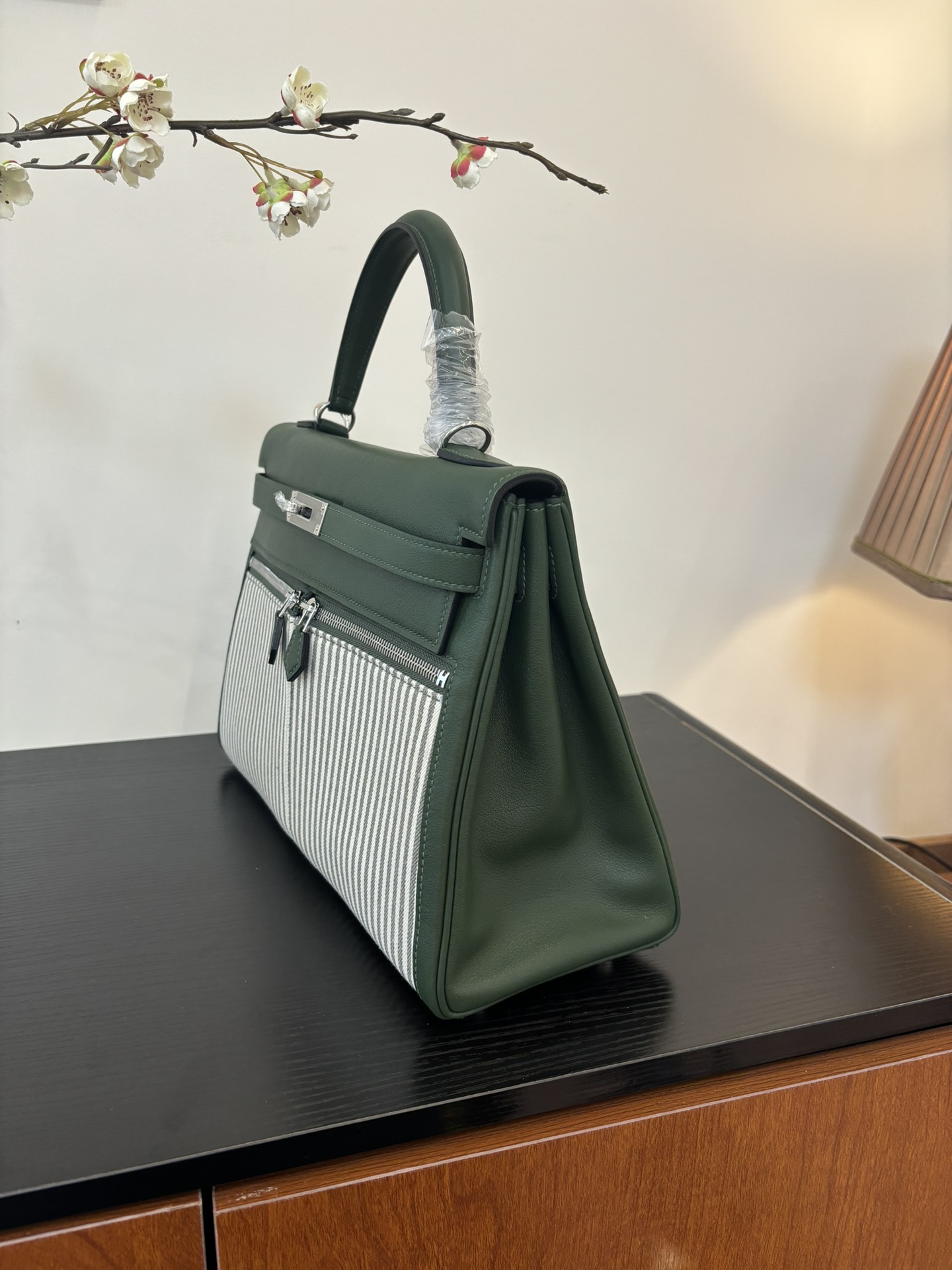 Kelly Lakis 28-32 Swift Leather Handbag with Striped Canvas and Double Zipper 5 i1753506234 9030 7