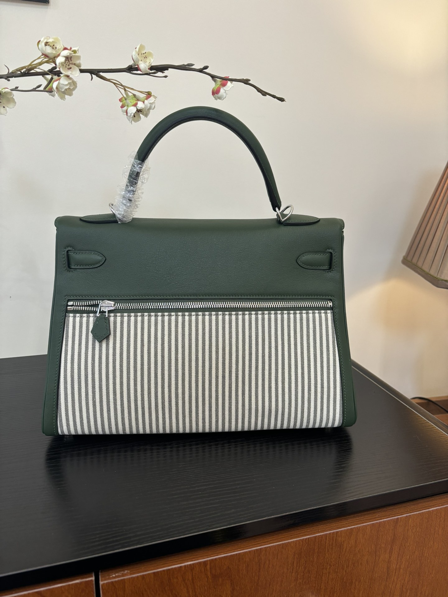 Kelly Lakis 28-32 Swift Leather Handbag with Striped Canvas and Double Zipper 6 i1753506234 9467 3