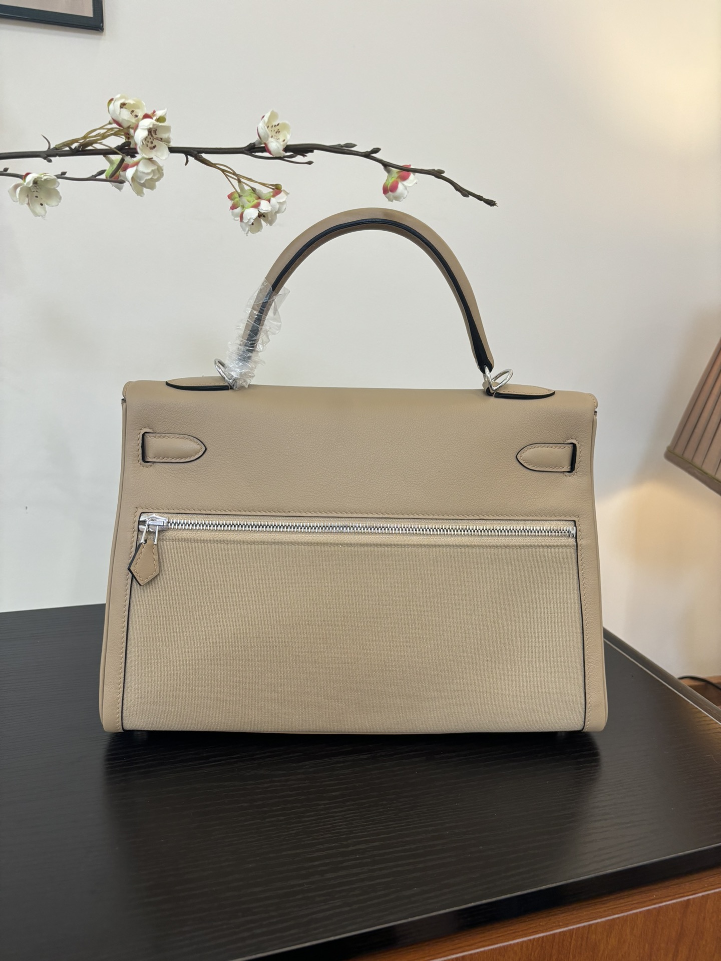 Kelly Lakis 28-32 Swift Leather Handbag with Gold/Silver Hardware 5 i1753506267 432 8