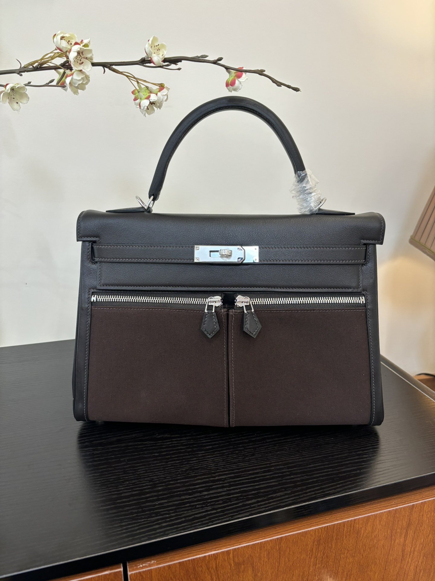 Elegant Kelly Lakis 28-32cm Swift Leather Handbag with Dual Zipper Pockets 2 i1753506282 6714 1