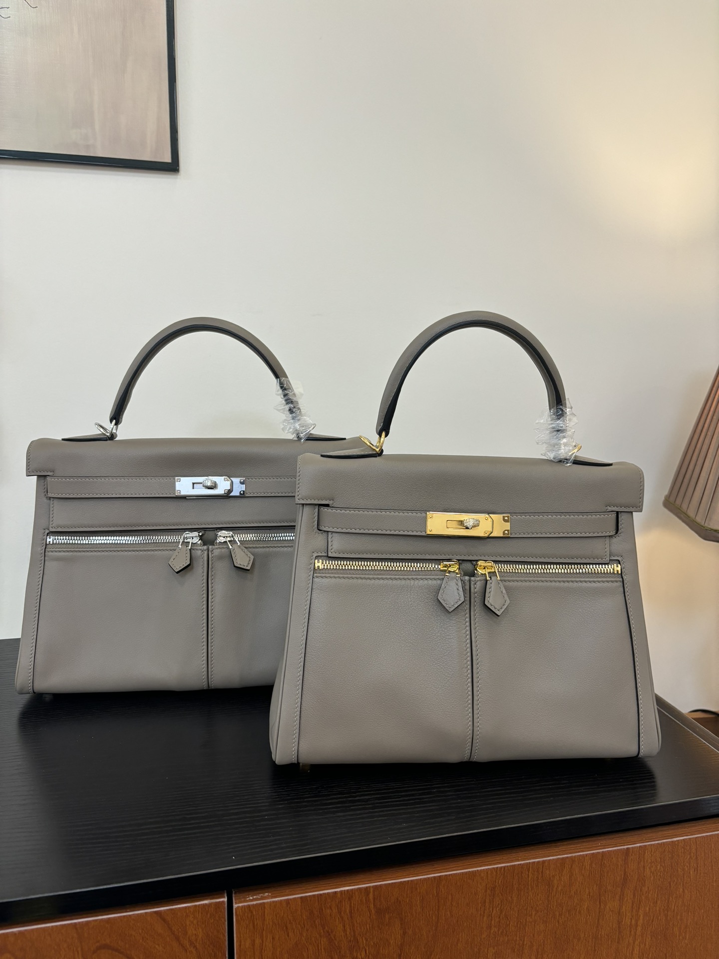 Elegant Kelly Lakis Handbag: Swift Leather, Gold/Silver Hardware, Dual Sizes 1 i1753506363 4768 4