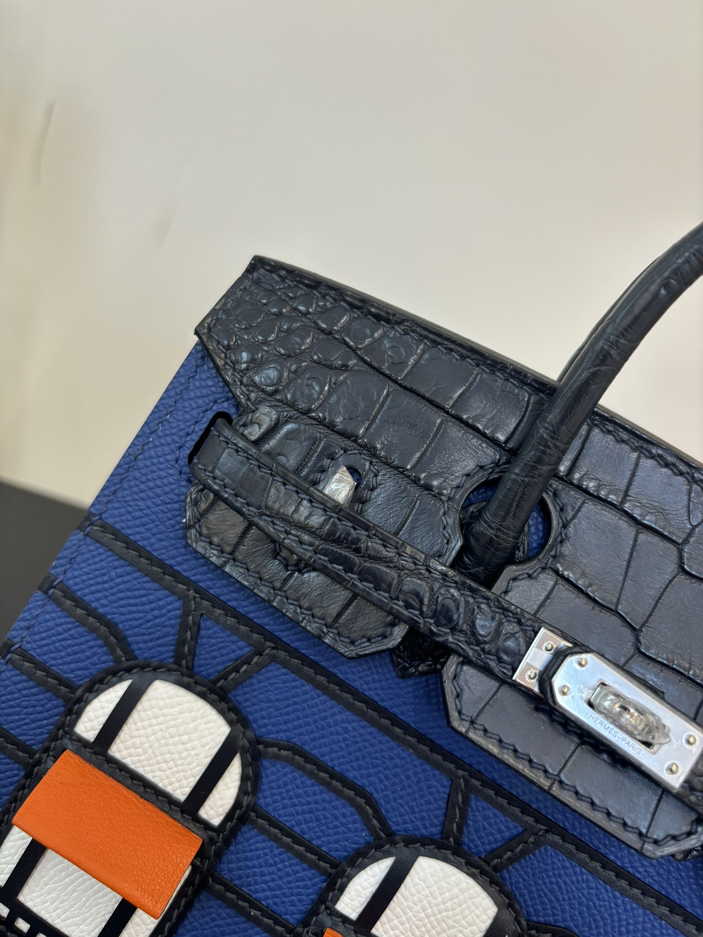 Hermes Style Black Leather Bag Lookbook Reference image 2