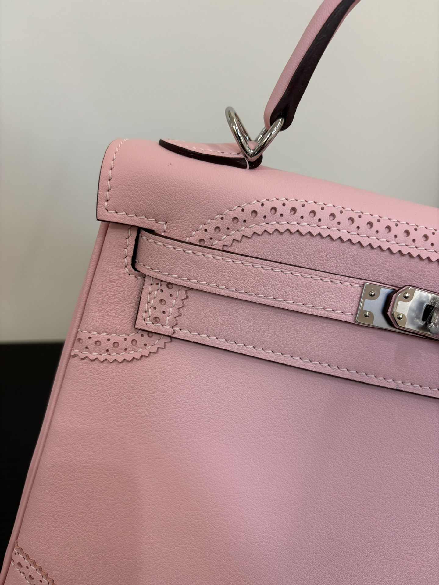 Hermes Style Black Leather Bag Lookbook Reference image 2