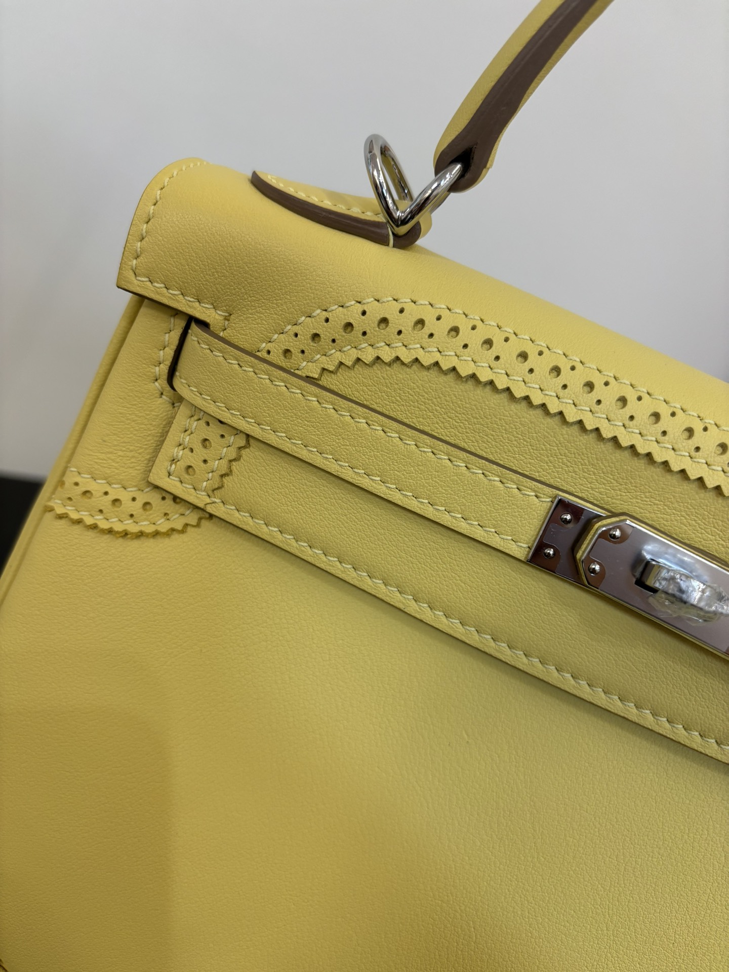 Hermes Style Black Leather Bag Lookbook Reference image 2