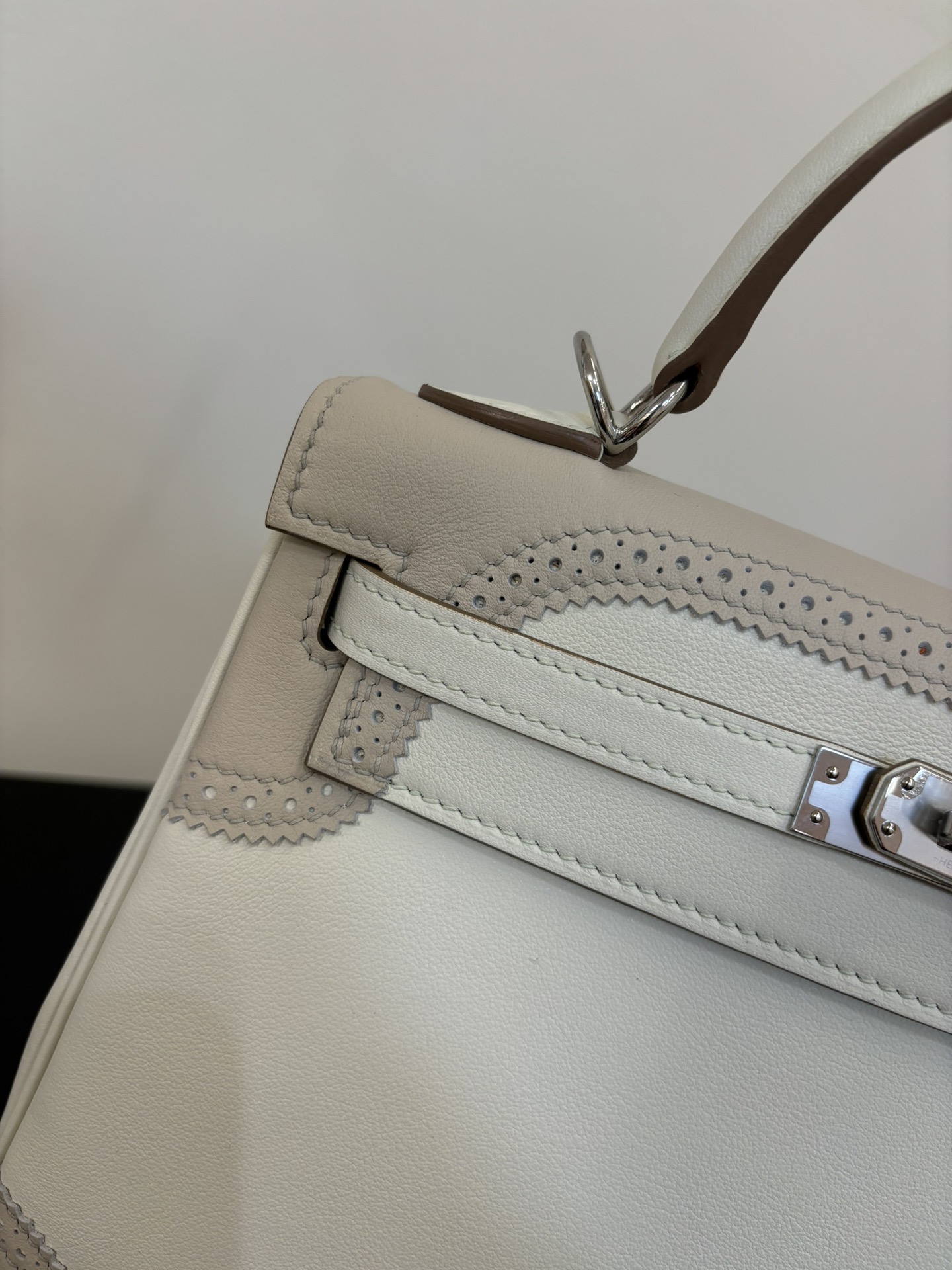 Hermes Style Black Leather Bag Lookbook Reference image 2