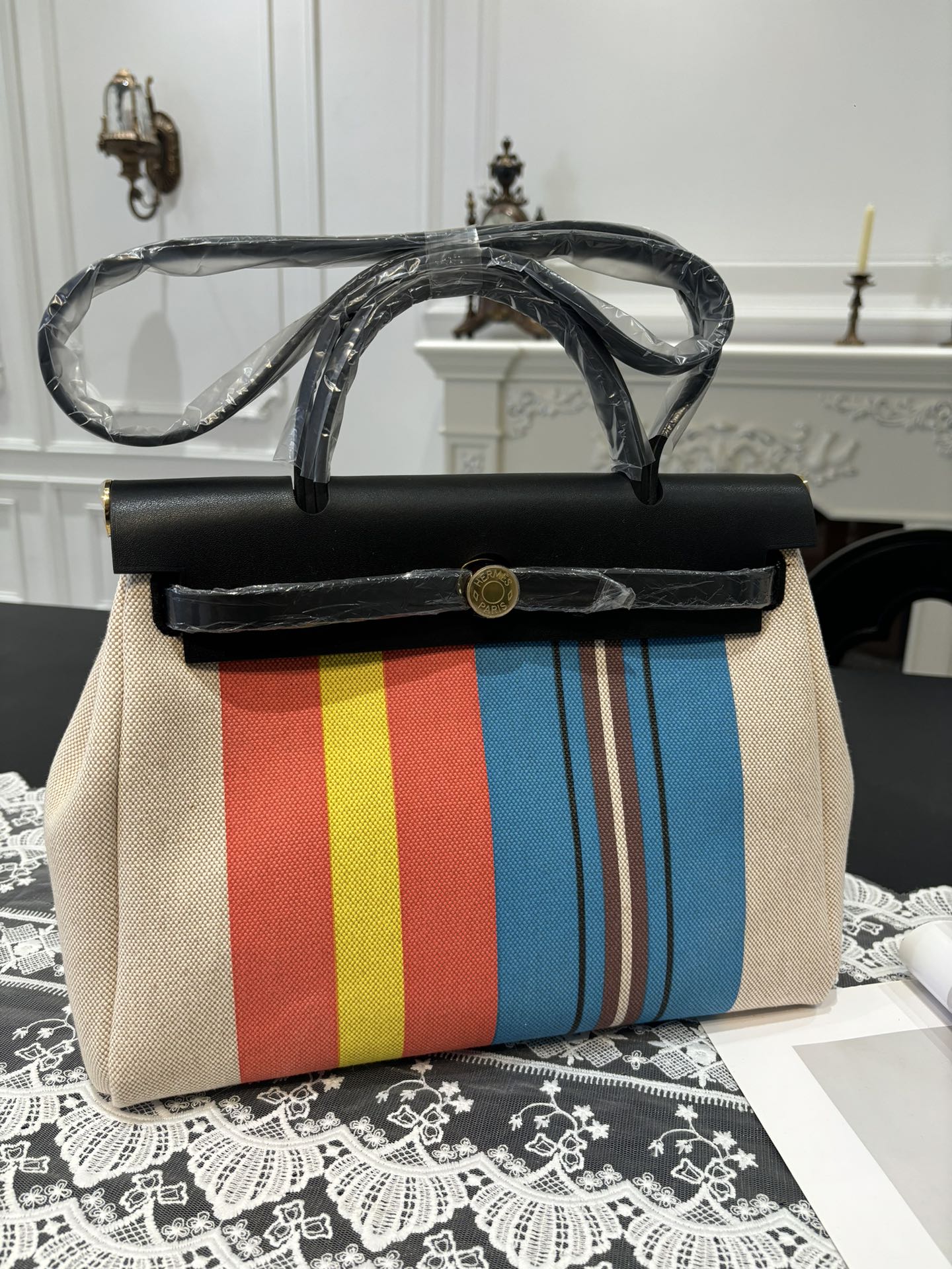 NO:700120,Herbag Kelly cloth bag for men 31cm inseam imported tree paste leather and canvas painted [black/striped] gold buckle same style for men and women counter synchronization highest version on the market top craftsmanship pure steel hardware in stock, Hermes, Hermes, Hermes,19860909男士专用 Herbag 凯莉布包 31cm 内缝 进口树膏皮拼帆布彩绘【黑色/条纹】金扣 男女同款 专柜同步 市场最高版本 顶级工艺 纯钢五金 现货,爱马仕,hermes,Hermes,,Bag