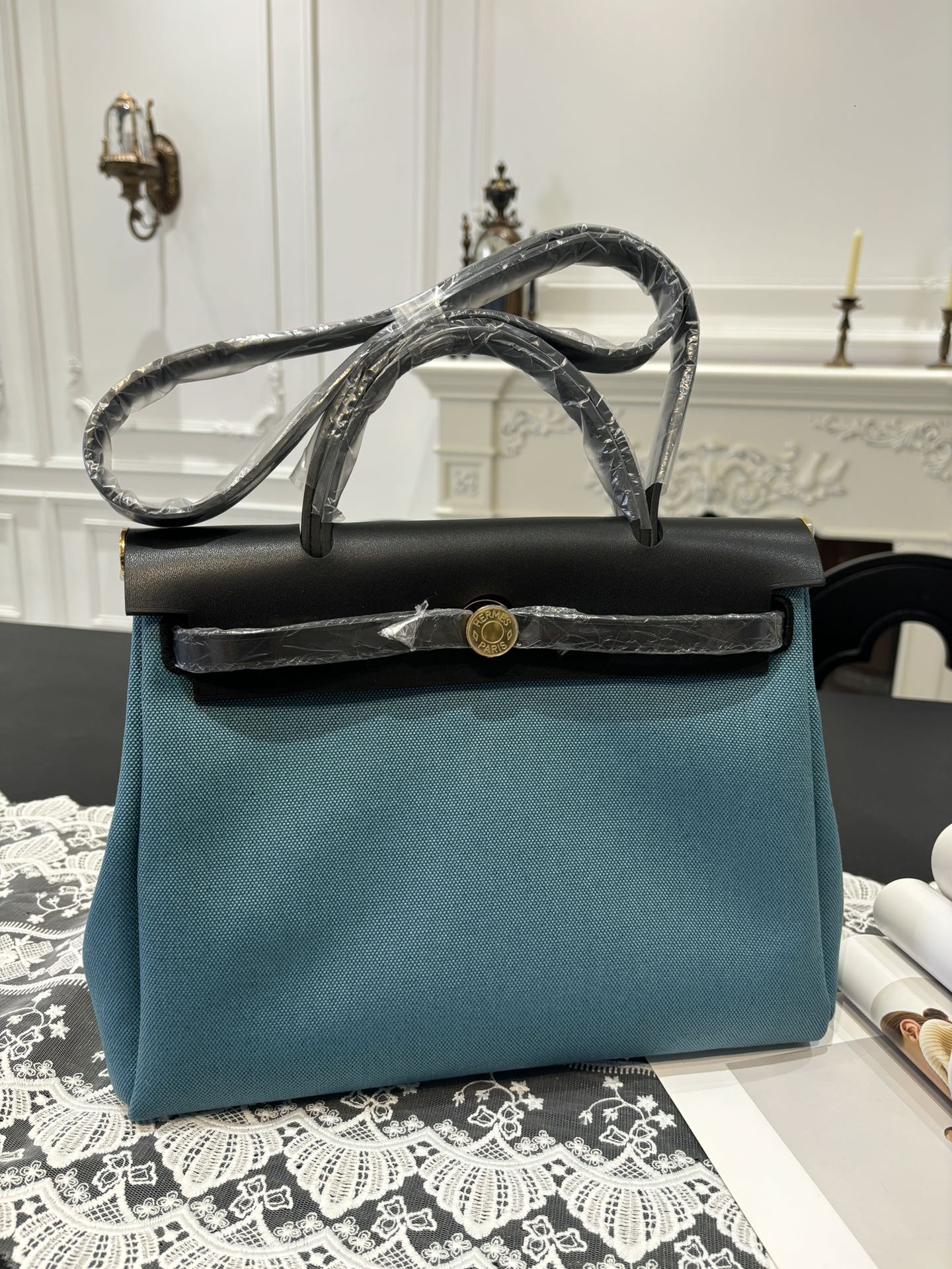 NO:700093,Men's-specific Herbag Kelly cloth bag 31cm inseam imported tree paste leather and canvas [black/denim blue] gold buckle same style for men and women counter synchronization highest version on the market top craftsmanship pure steel hardware in stock, Hermes, Hermes, Hermes,19860909男士专用 Herbag 凯莉布包 31cm 内缝 进口树膏皮拼帆布【黑色/牛仔蓝】金扣 男女同款 专柜同步 市场最高版本 顶级工艺 纯钢五金 现货,爱马仕,hermes,Hermes,,Bag