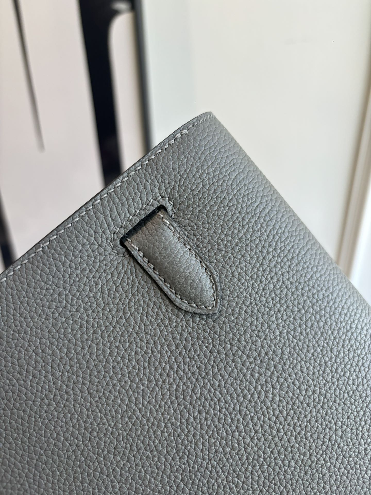 Kelly Depeches 25 Togo Leather Handbag with Strap, Crossbody & Top Handle 6 i1762398429 6818 6