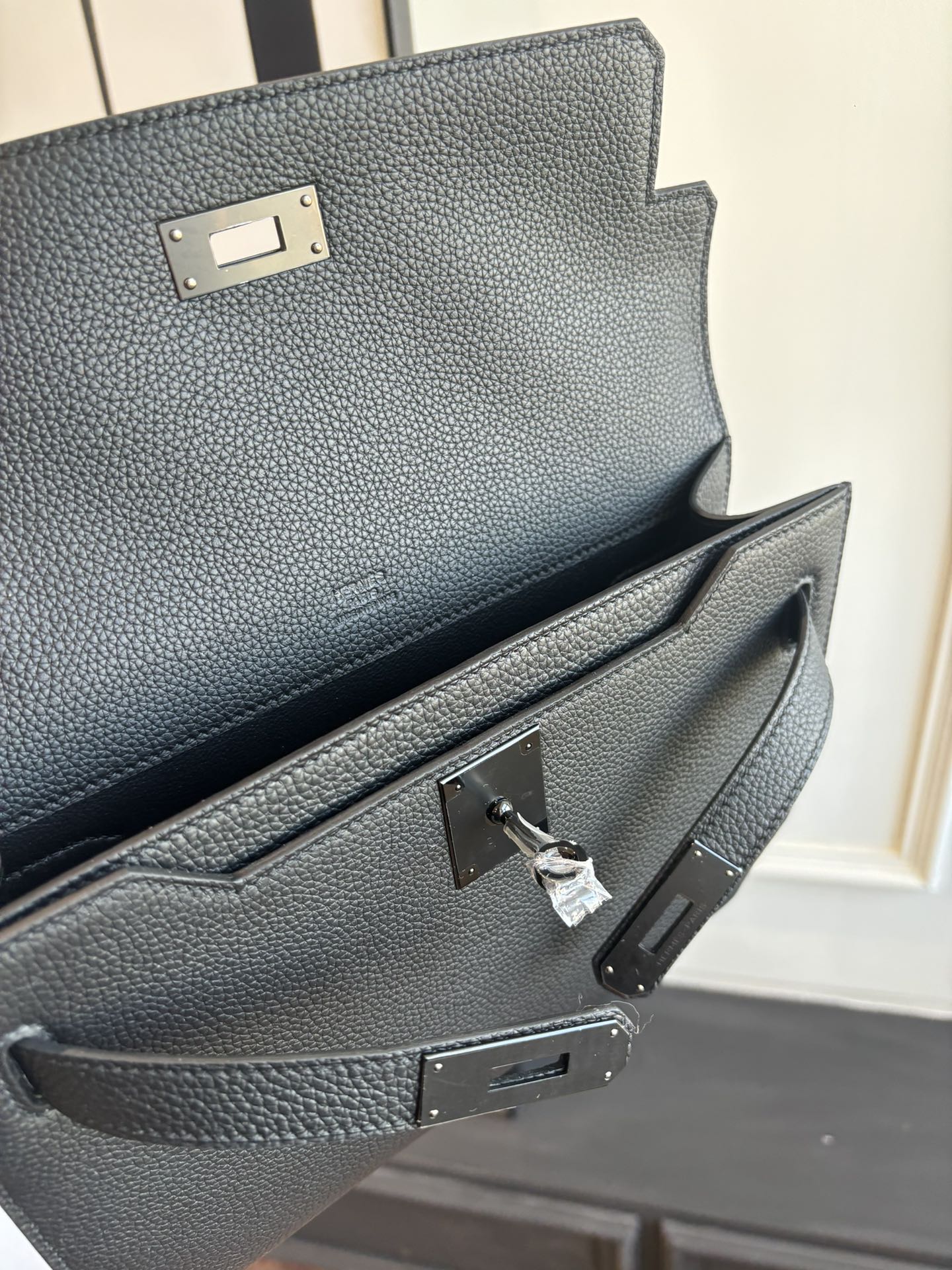 Kelly Depeches 25 Togo Leather Handbag with Shoulder Strap Crossbody 9 i1762398441 6790 0