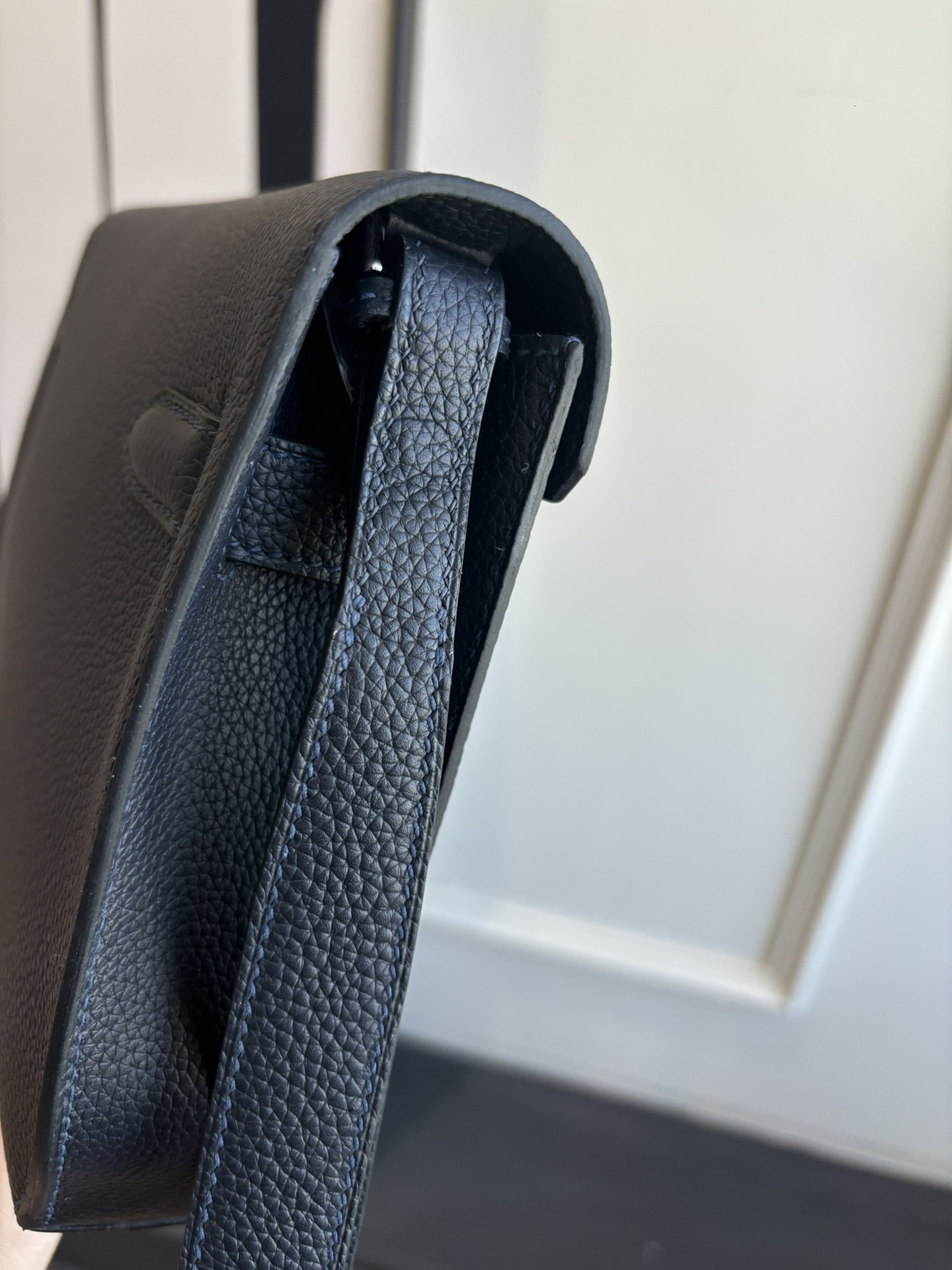 Kelly Depeches 25 Togo Leather Handbag with Strap, Crossbody & Top Handle 7 i1762398454 1090 0