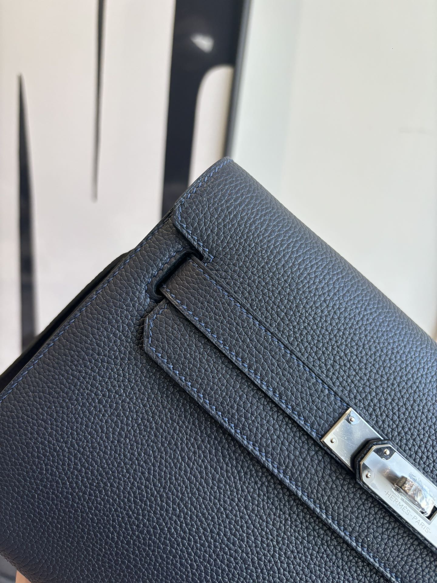 Kelly Depeches 25 Togo Leather Handbag with Strap, Crossbody & Top Handle 3 i1762398454 2829 2