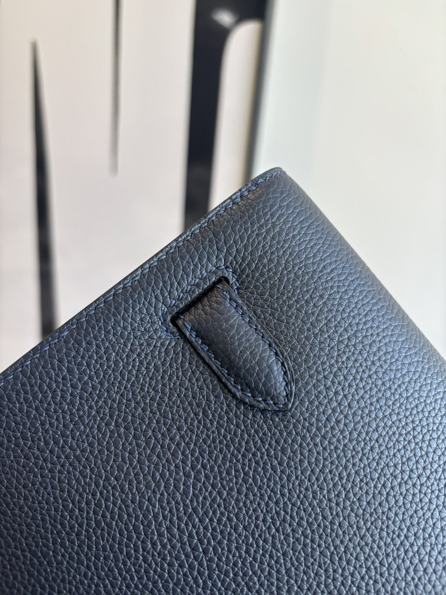 Kelly Depeches 25 Togo Leather Handbag with Strap, Crossbody & Top Handle 6 i1762398454 6703 7