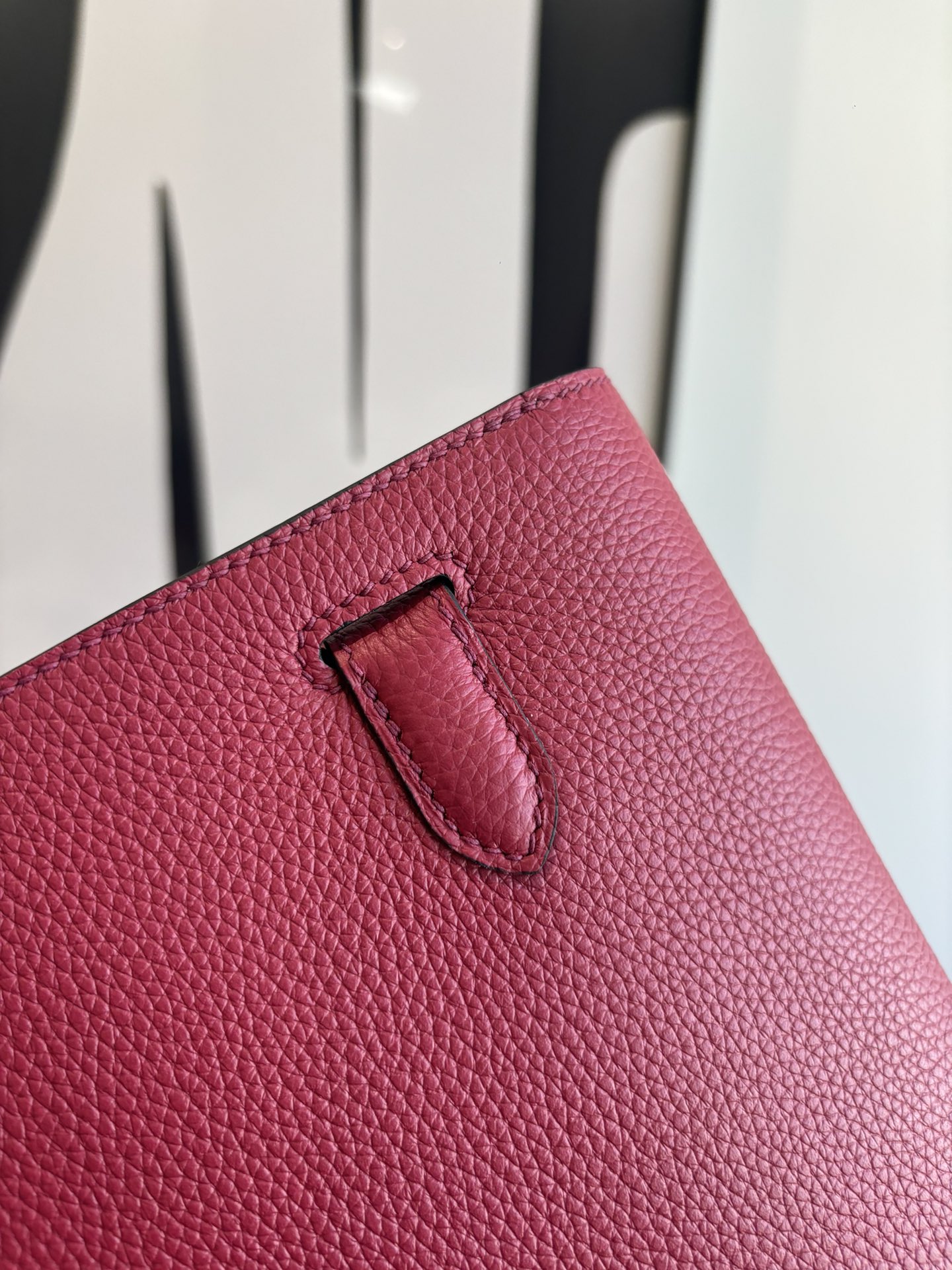 Kelly Depeches 25 Togo Leather Handbag with Strap - Versatile & Stylish 6 i1762398478 489 4