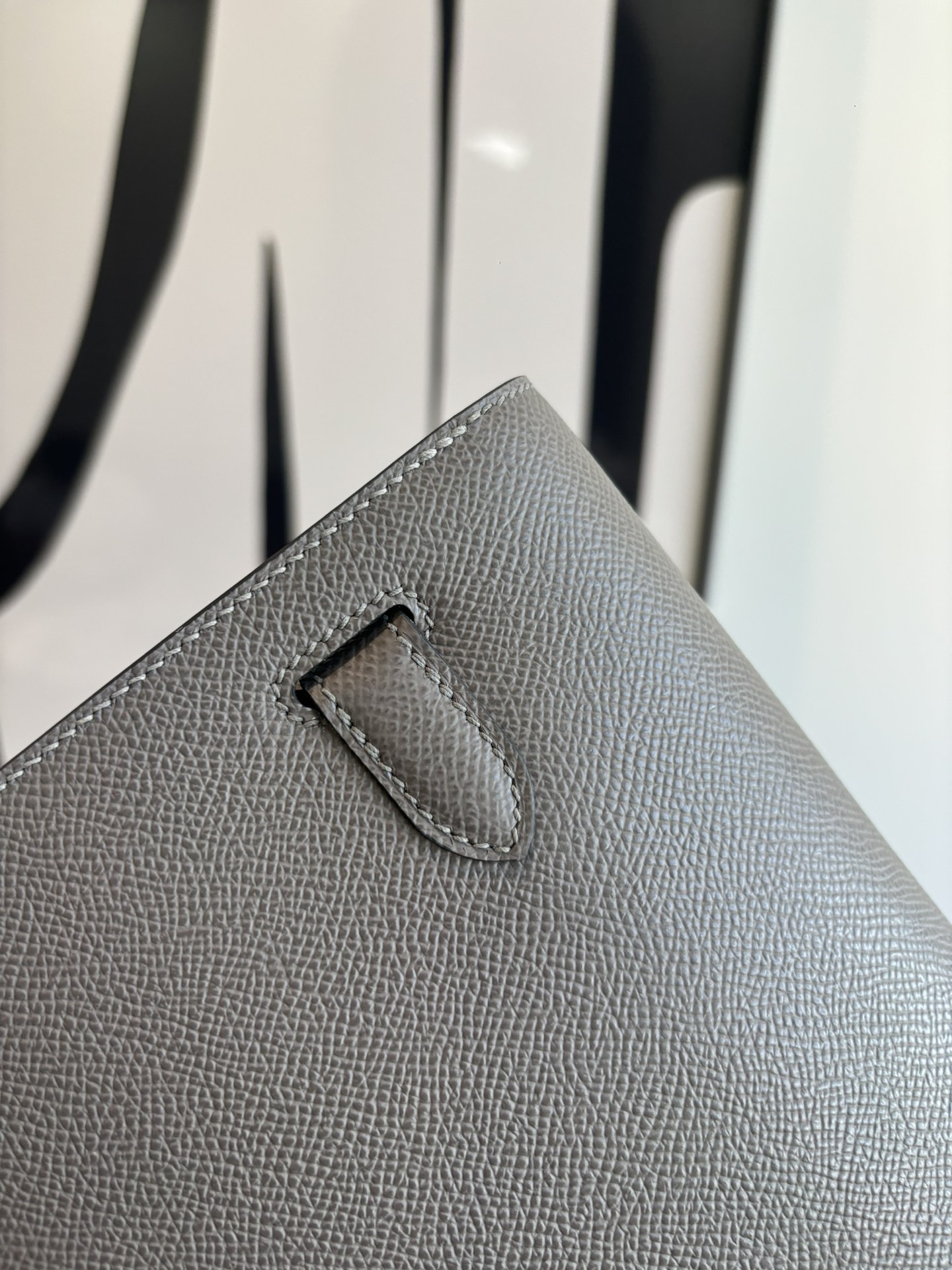 Kelly Depeches 25 Epsom Leather Handbag with Strap - Versatile & Stylish 6 i1762398607 4011 5