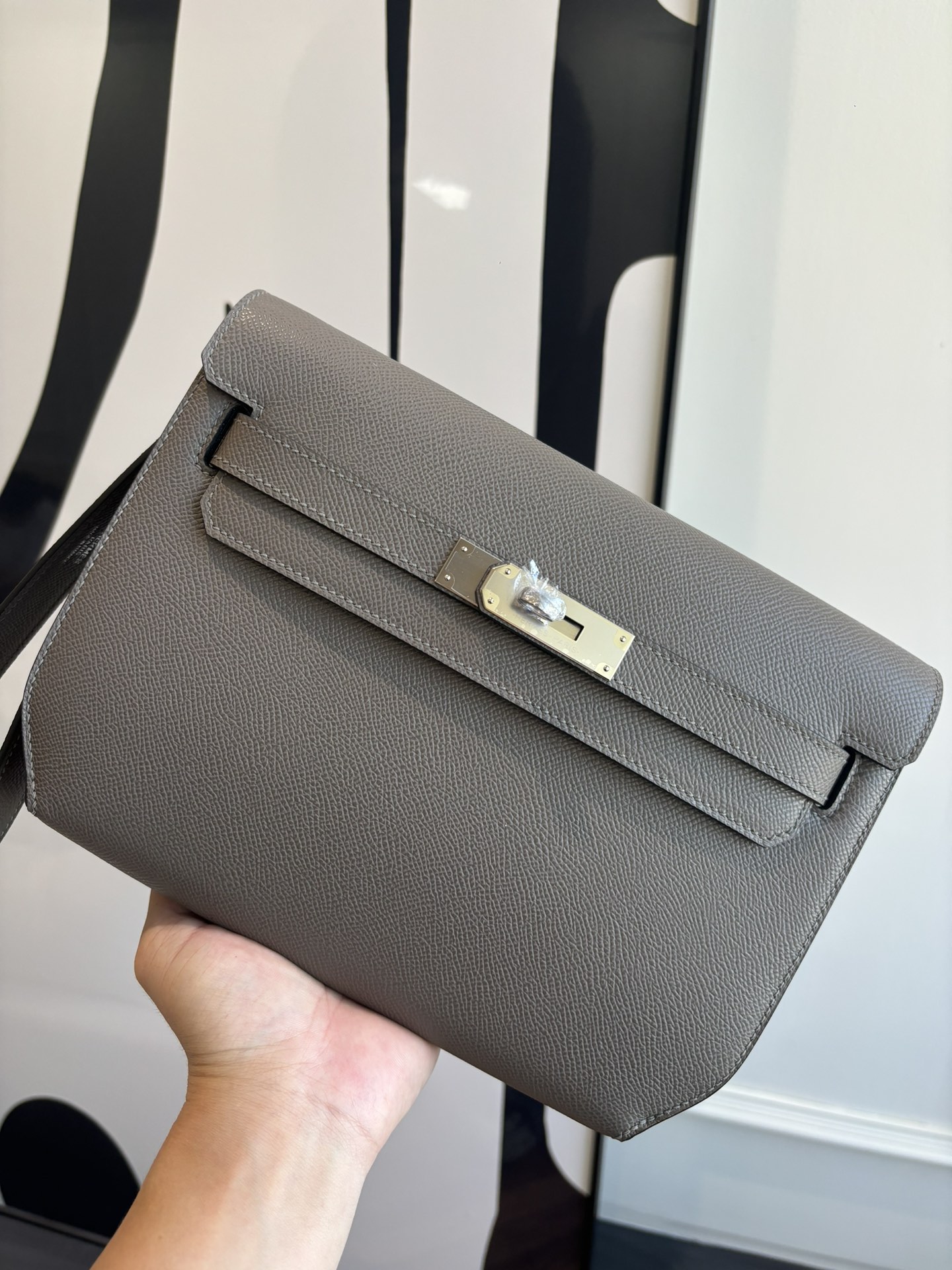 Kelly Depeches 25 Epsom Leather Handbag with Strap – Versatile & Stylish