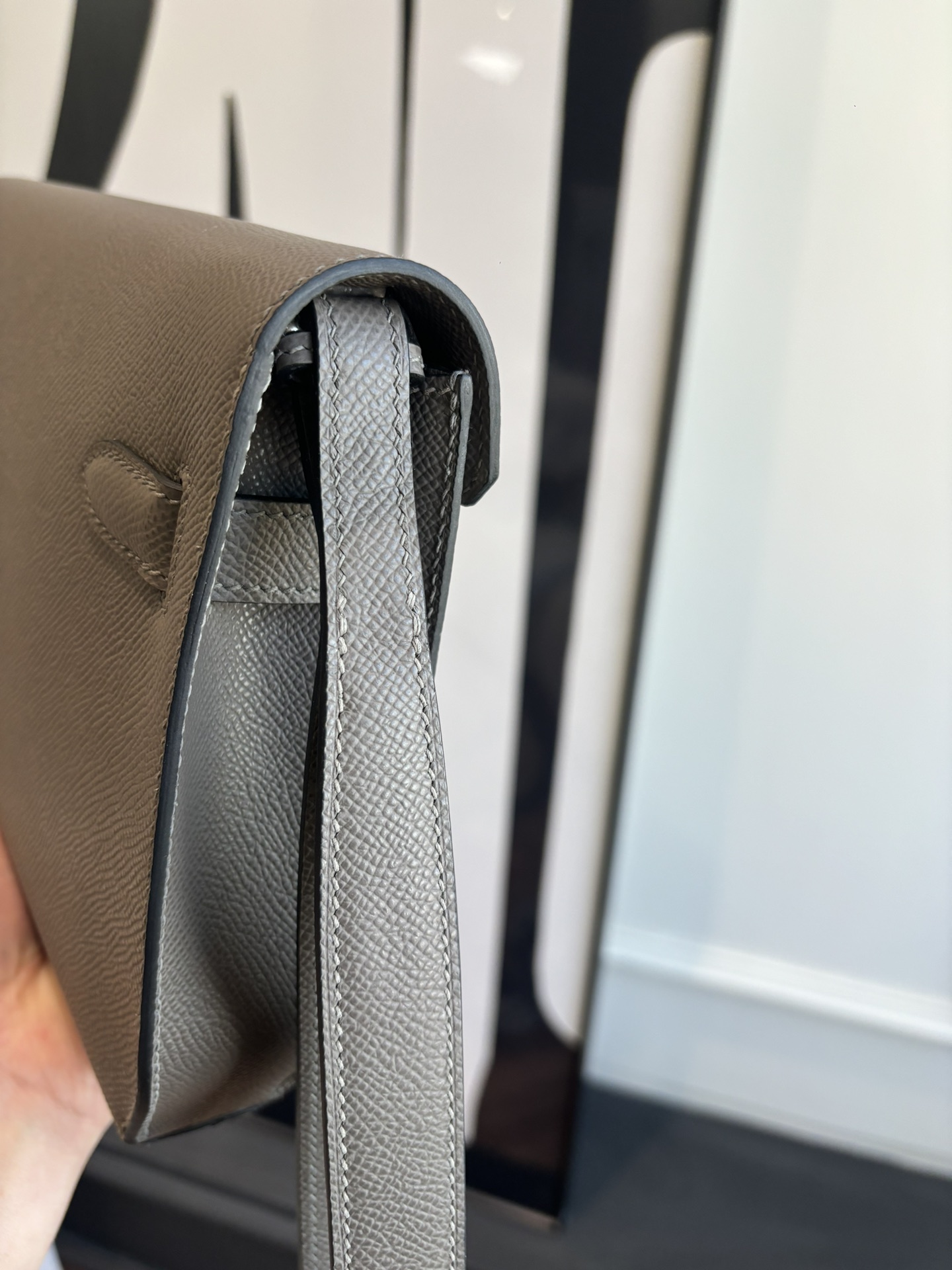 Kelly Depeches 25 Epsom Leather Handbag with Strap - Versatile & Stylish 7 i1762398607 7799 0