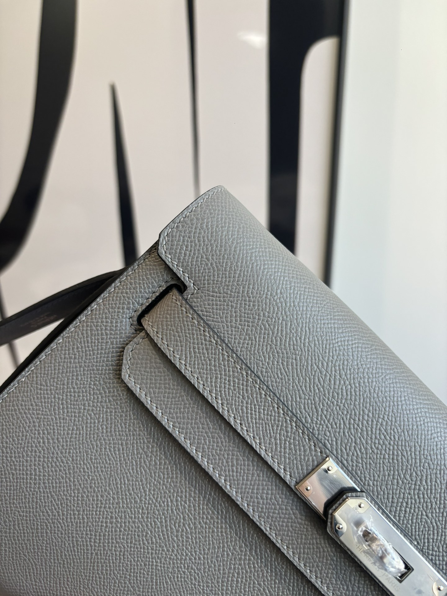 Kelly Depeches 25 Epsom Leather Handbag with Shoulder Strap 3 i1762398631 8414 2