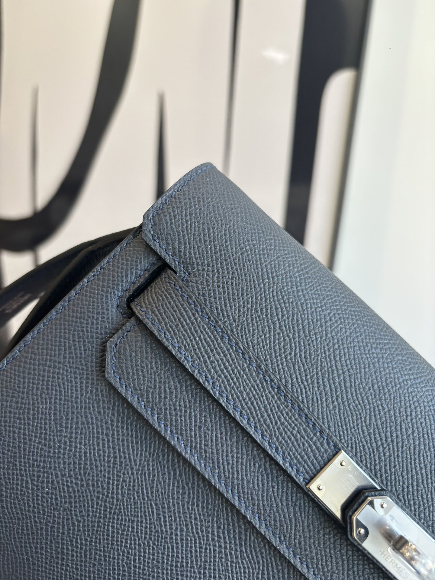 Kelly Depeches 25 Epsom Leather Handbag with Strap - Versatile & Stylish 3 i1762398643 3716 7