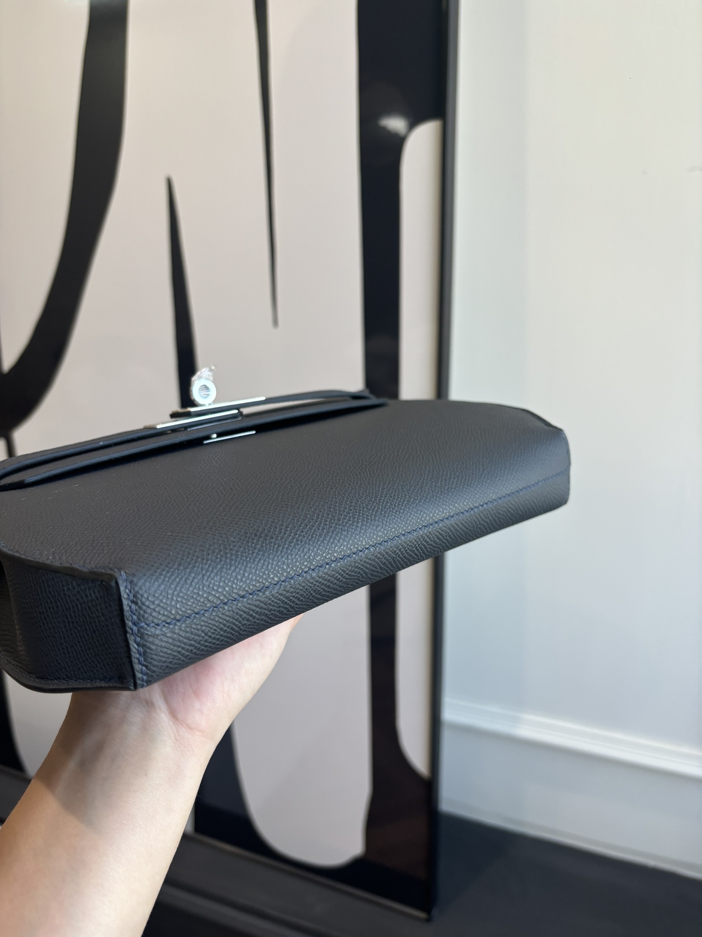 Kelly Depeches 25 Epsom Leather Handbag with Strap - Versatile & Stylish 8 i1762398643 3722 5