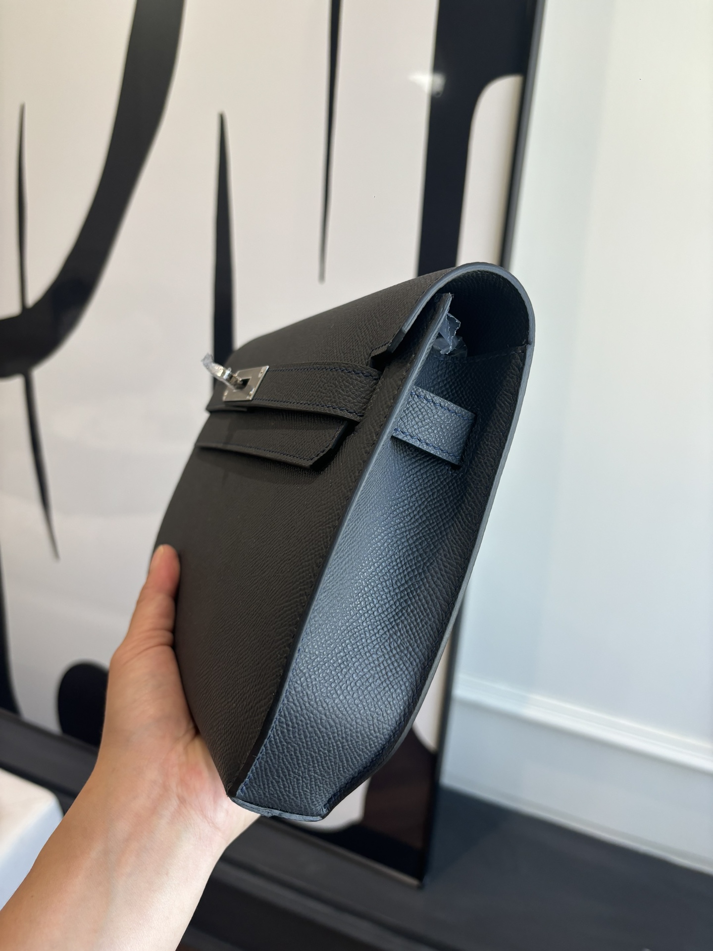 Kelly Depeches 25 Epsom Leather Handbag with Strap - Versatile & Stylish 4 i1762398643 9026 6