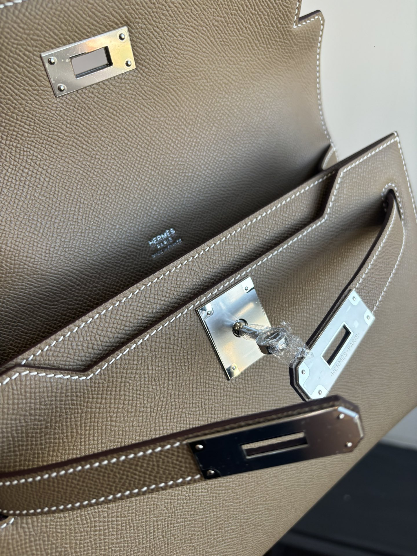 Kelly Depeches 25 Epsom Leather Handbag with Shoulder Strap 9 i1762398703 5028 1