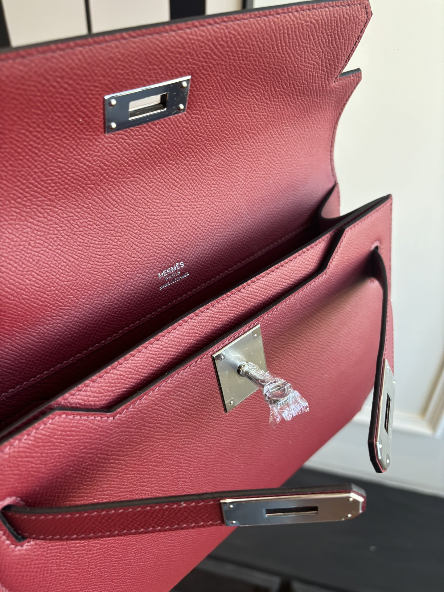 Kelly Depeches 25 Epsom Leather Handbag with Detachable Shoulder Strap 9 i1762398715 6392 0