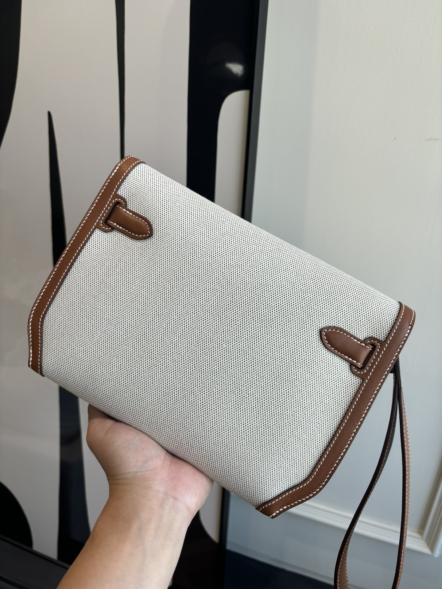 Kelly Depeches 25: Canvas & Swift Leather Handbag with Shoulder Strap 5 i1762399097 3924 1