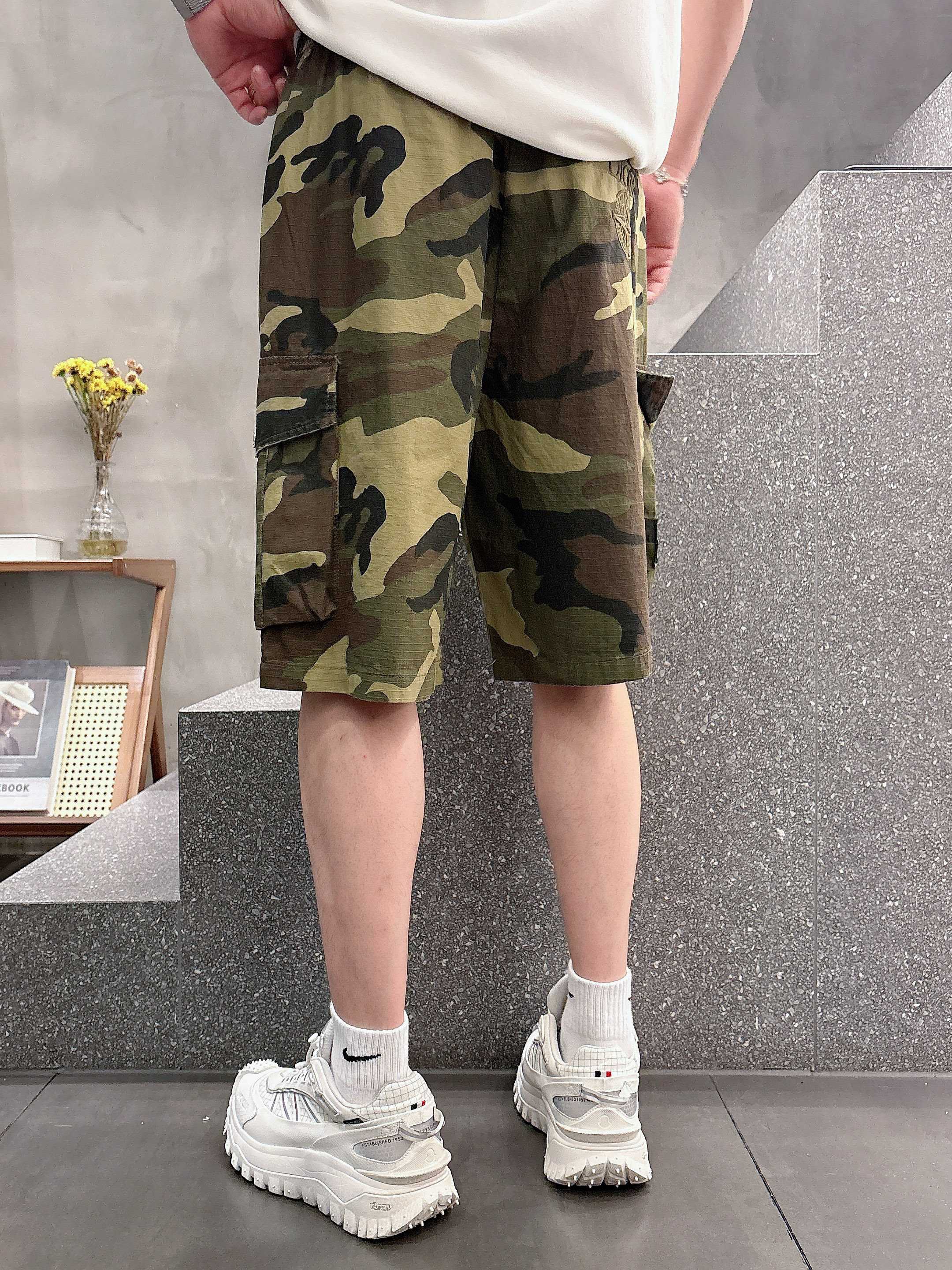 💰125 Dior 顶级货品🐮 🆕2025夏季新款休闲短裤！品牌经典LOGO休闲裤 ，定制面料，舒适度极好，手触感强烈。辨识度极高，完美品相工艺。 尺码：M-3XL